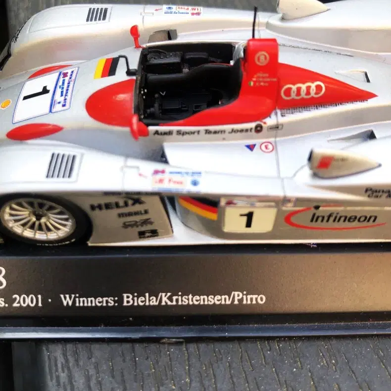 TOM KRISTENSENS vinderbil 2001 Audi R8