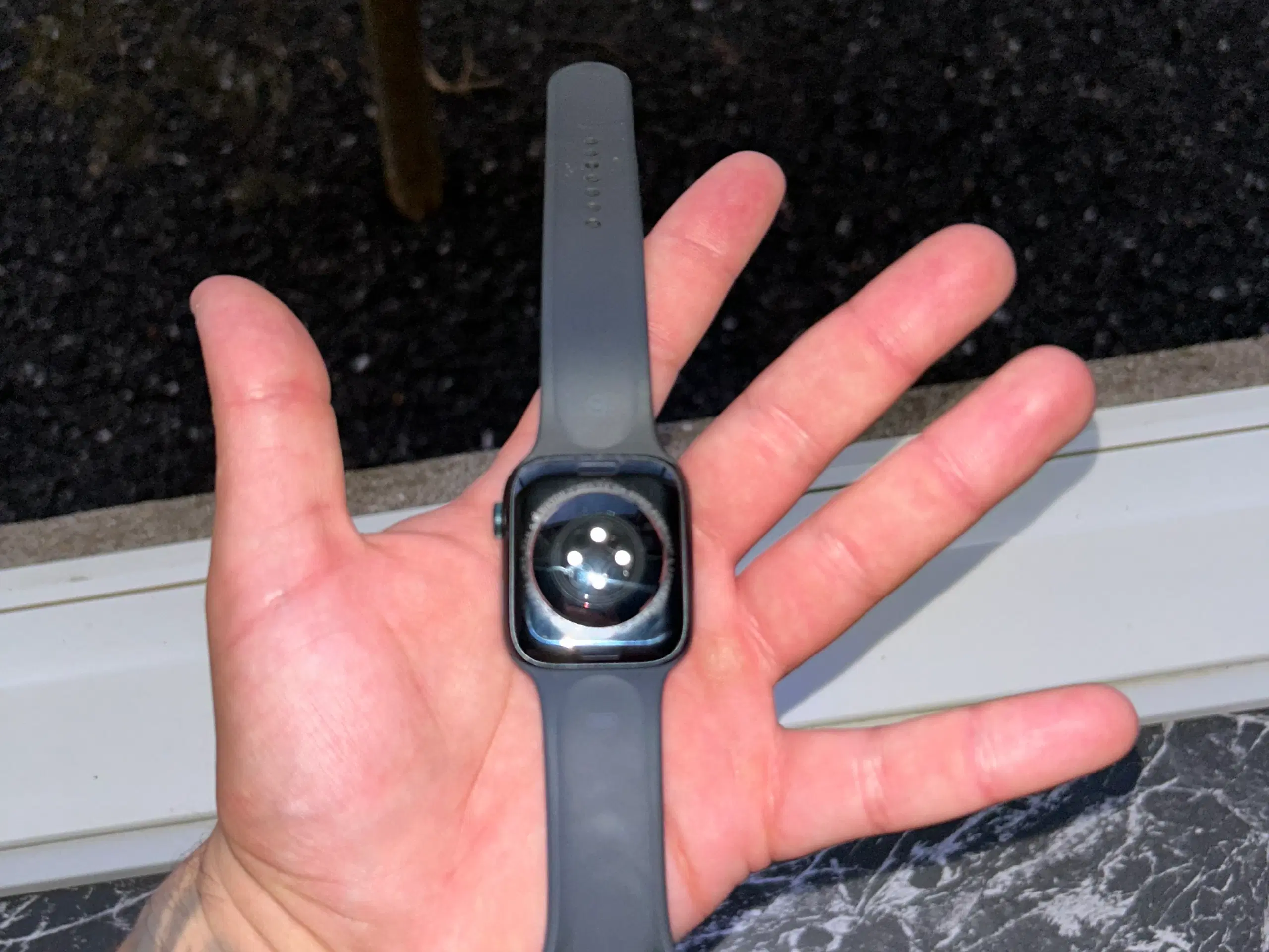 Apple Watch 7 45 mm GPS og SIM