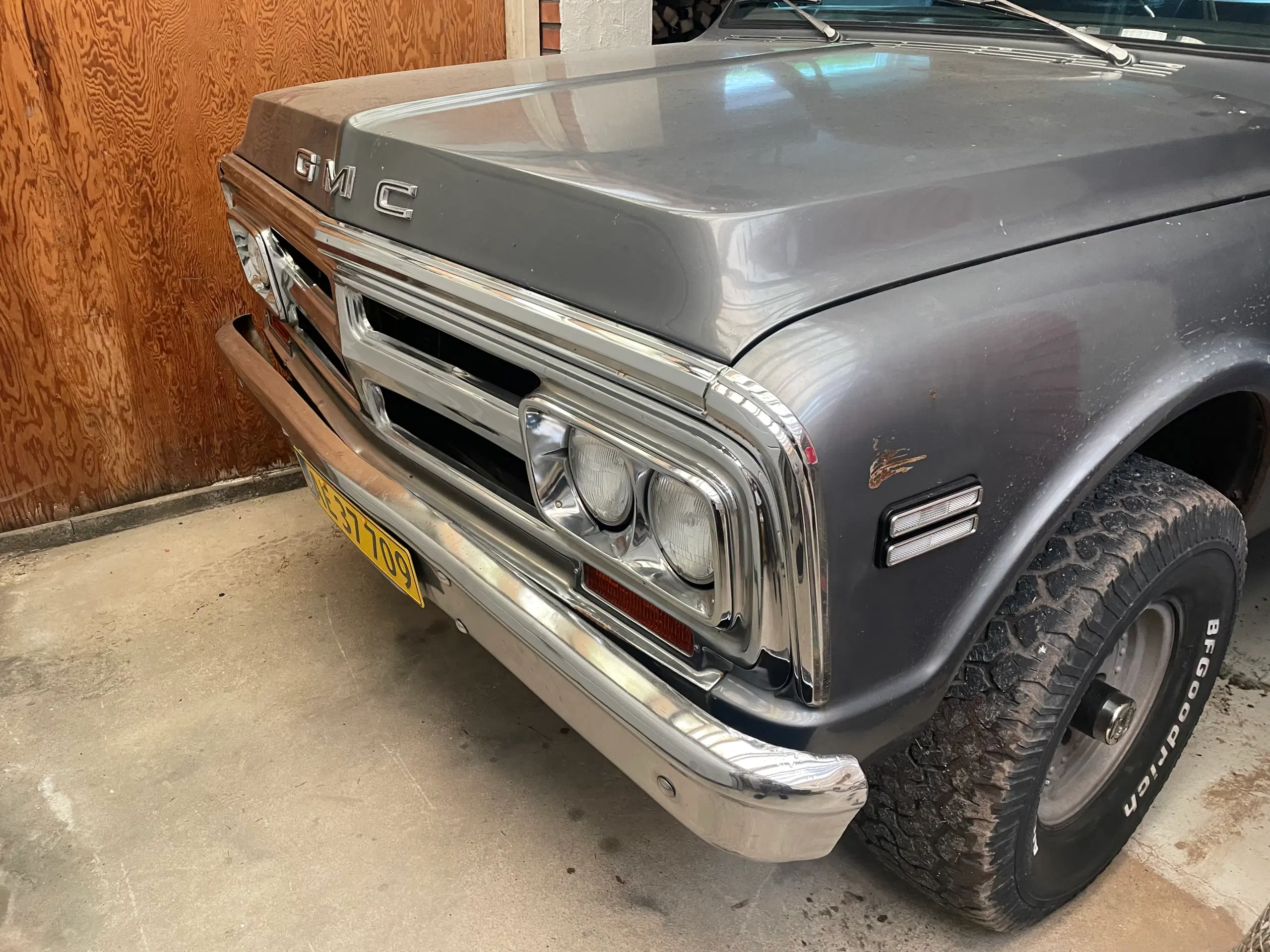 GMC K1500 Truck StepSide short bed