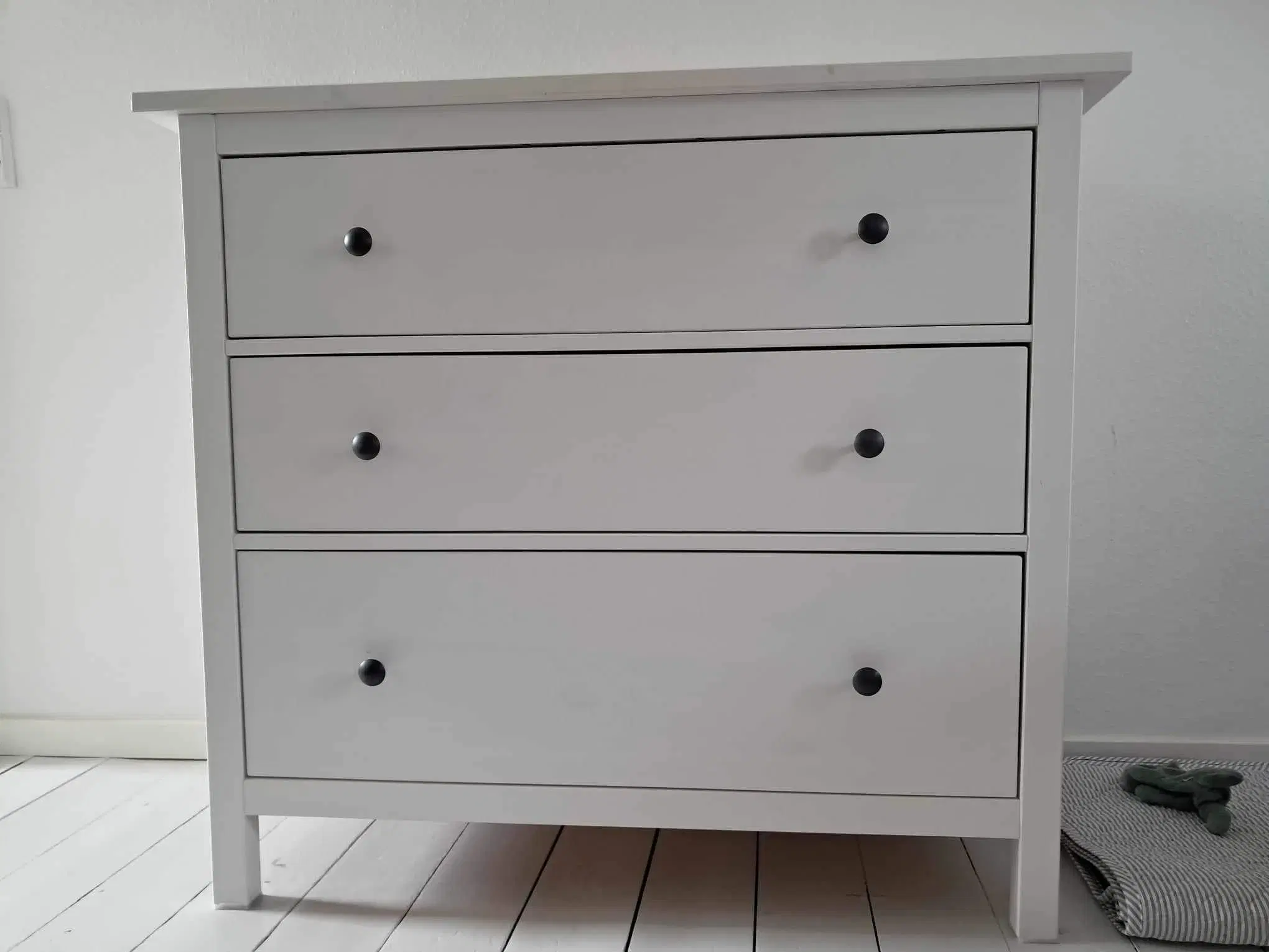 Kommode fra Ikea HEMNES