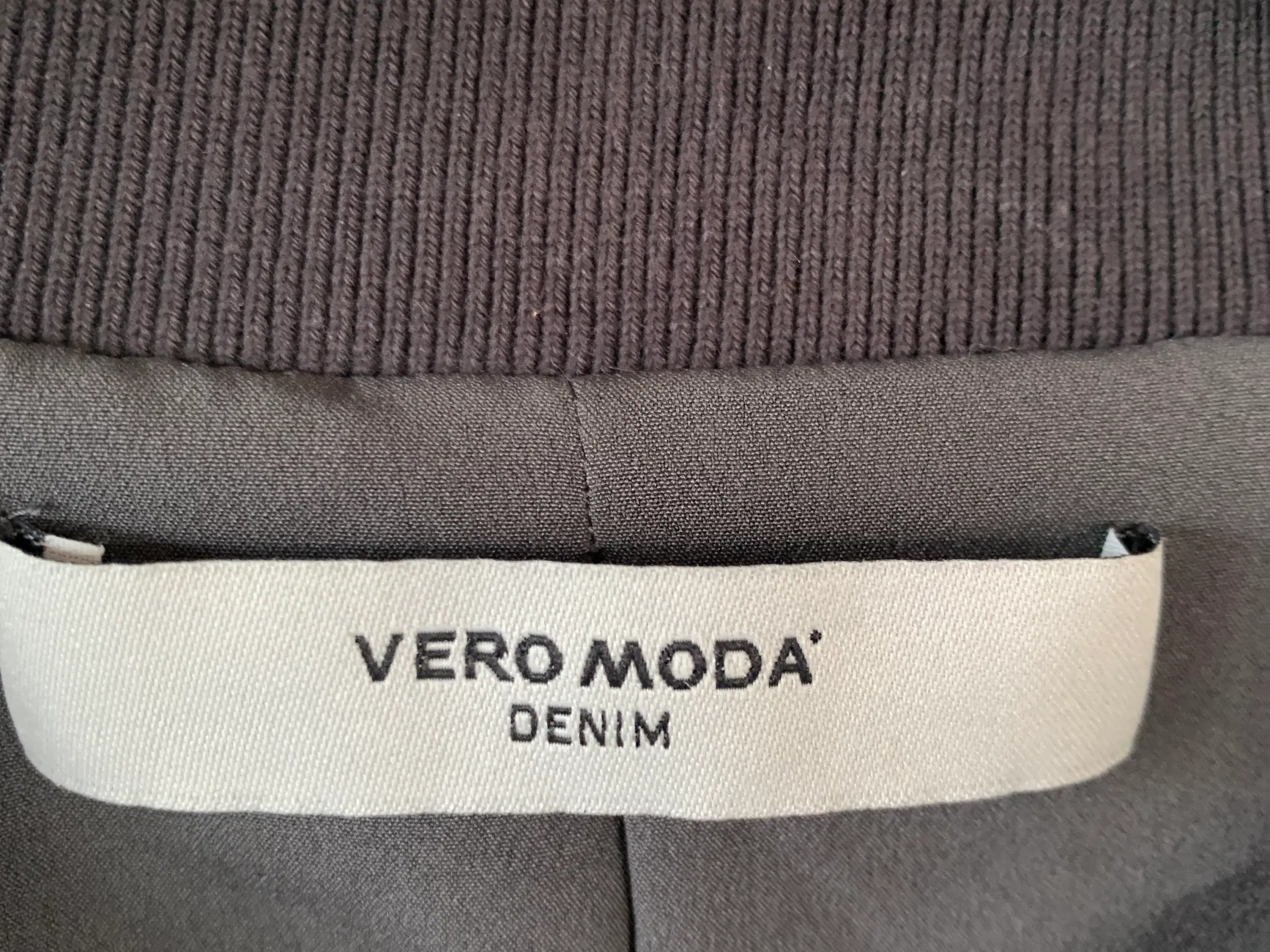 Vero Moda jakke