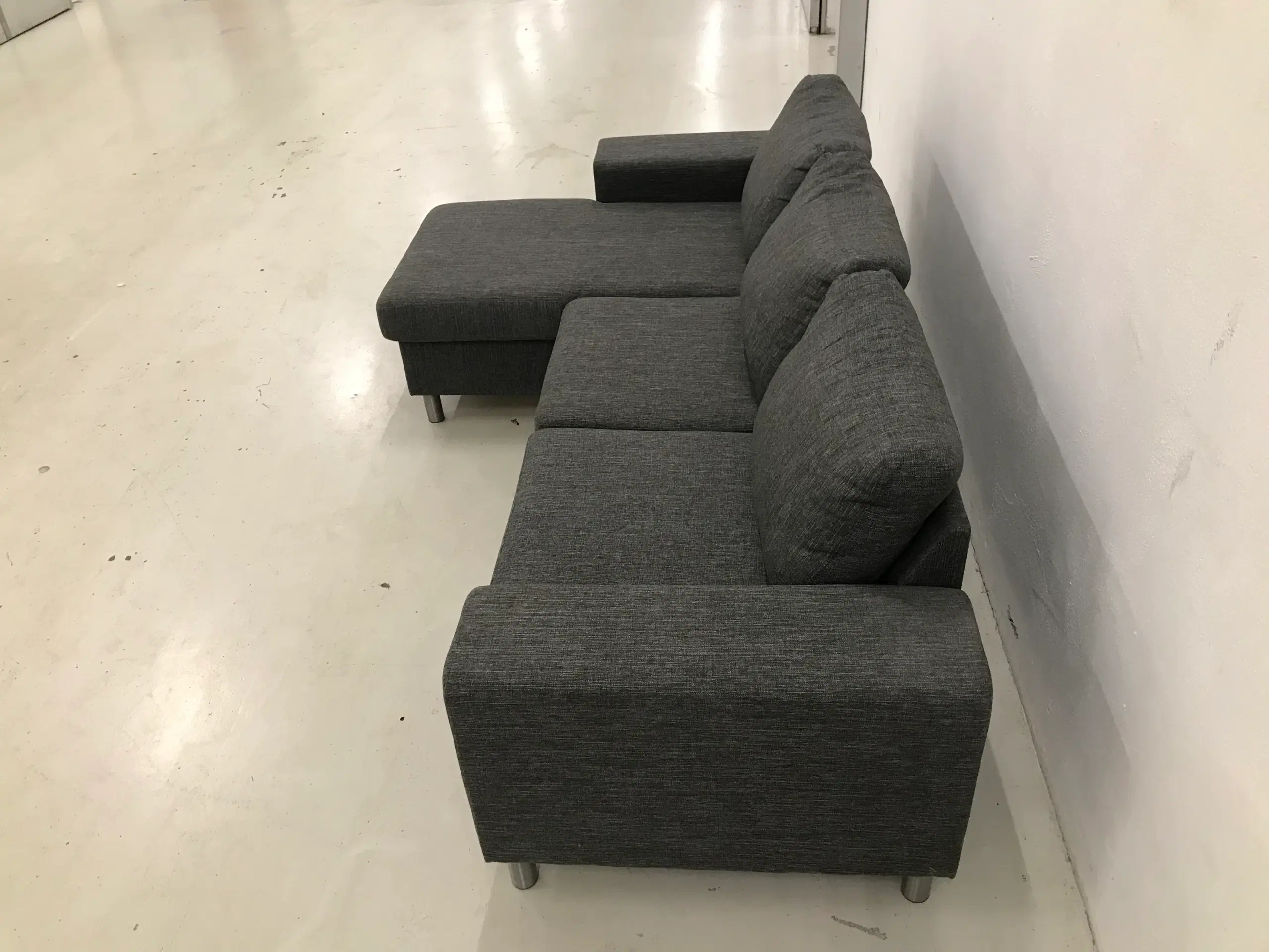 Chaiselong sofa m/vendbar chaiselong mørke grå