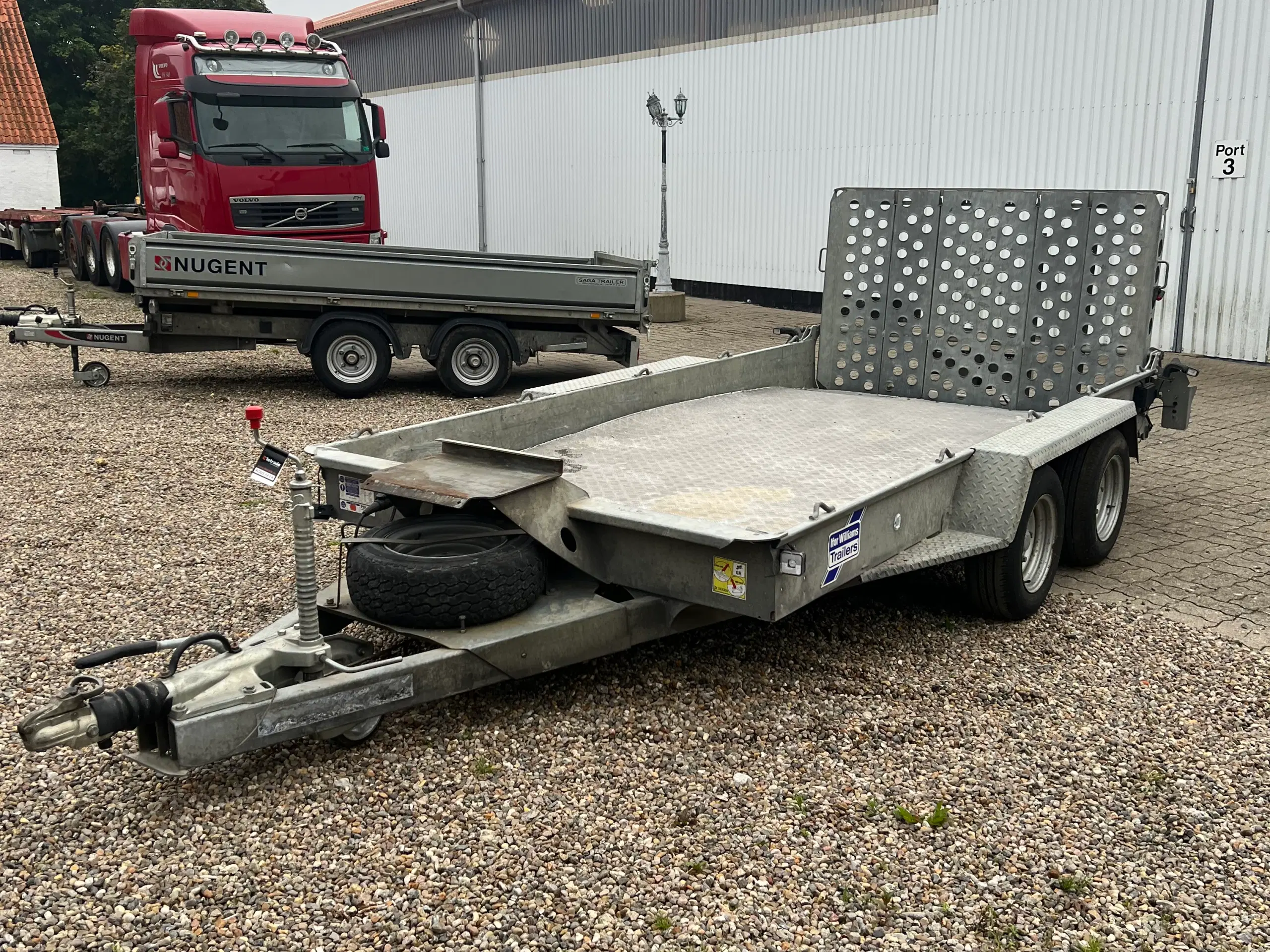 Ifor Williams GH126BT maskintrailer