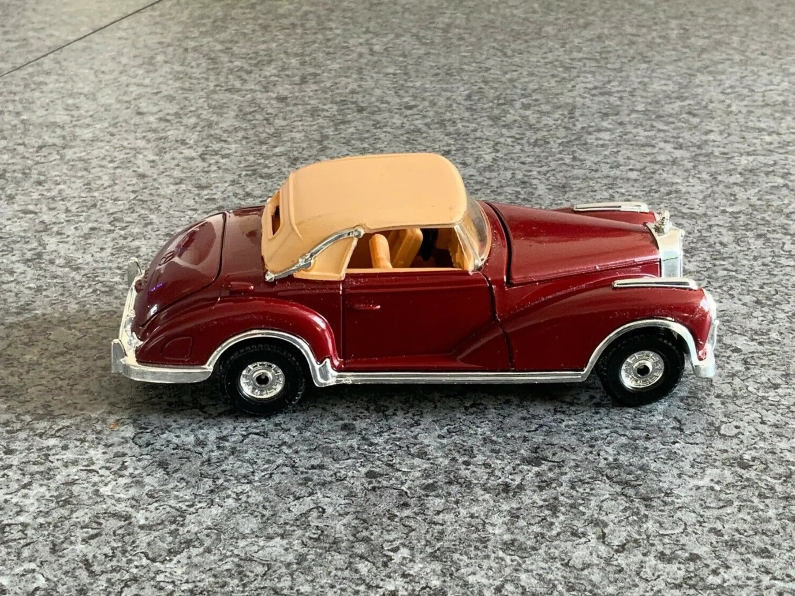 Corgi Toys No 806 Mercedes 300SC