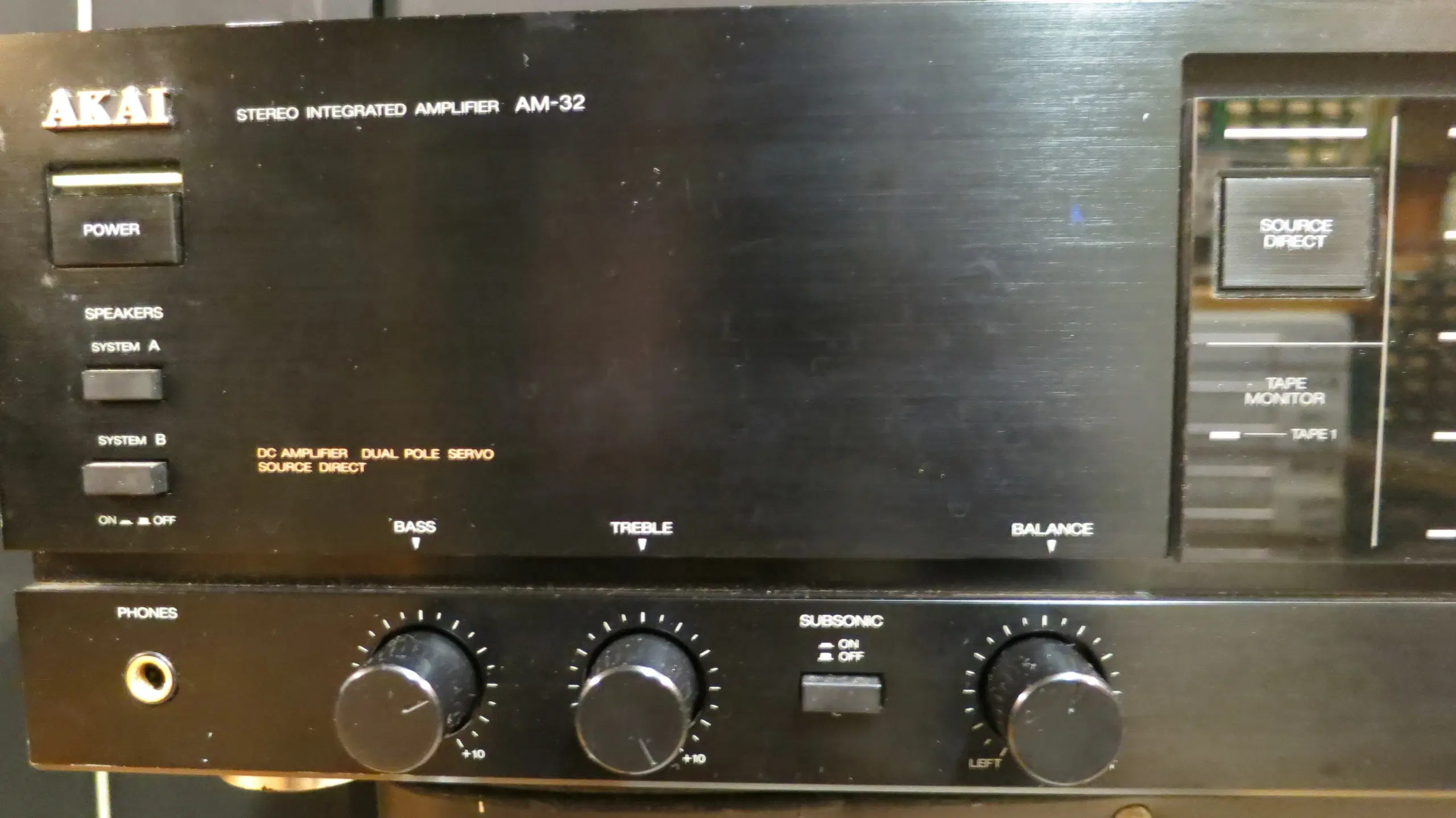 VINTAGE AKAI AM-32  2X50W RMS