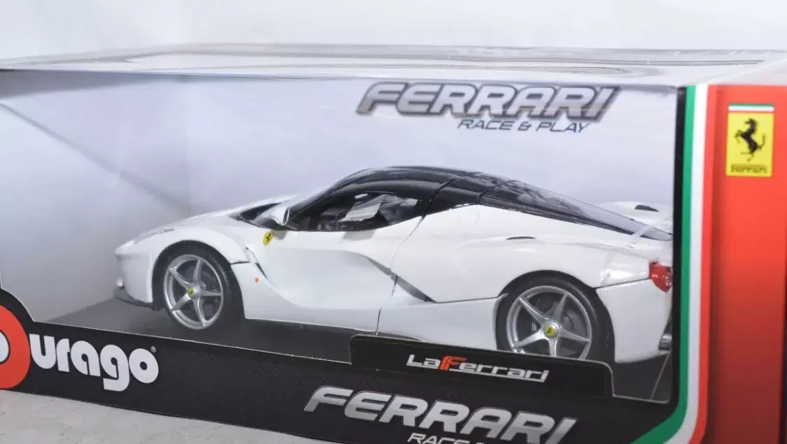 1:18 Ferrari LaFerrarri 2015