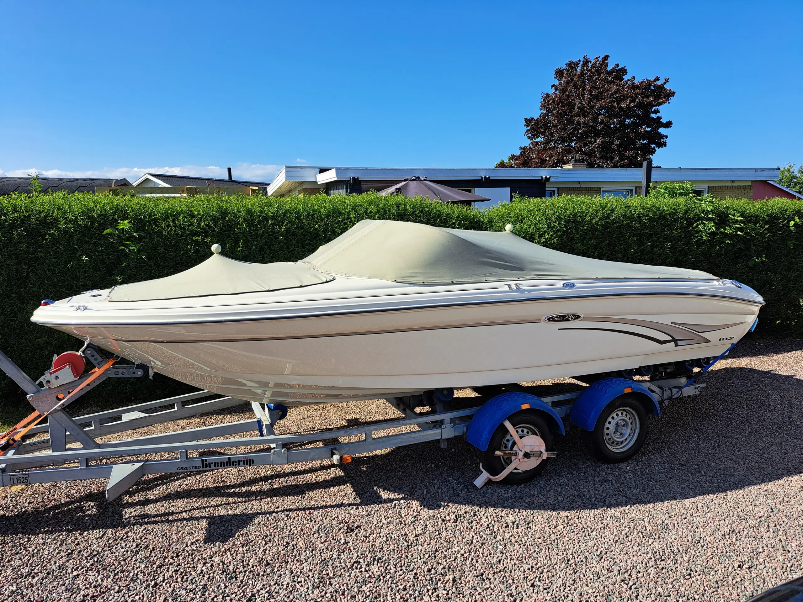 Searay Bowrider 182