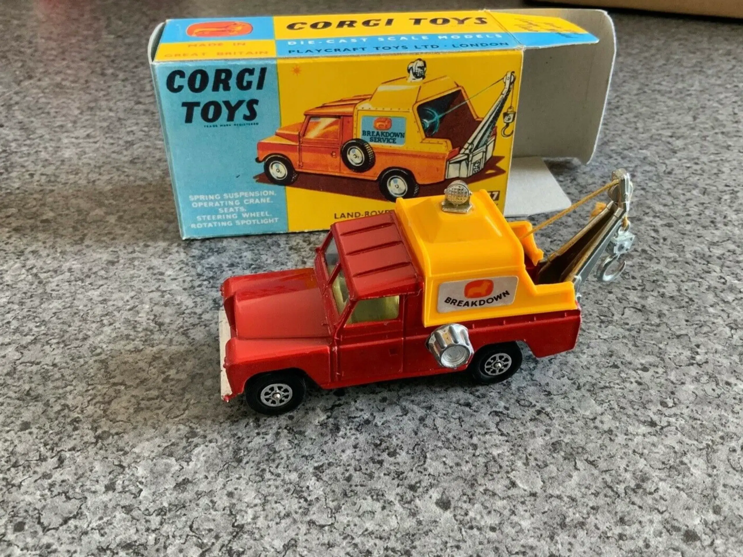 Corgi Toys No 477 Land Rover 109 WB Truck