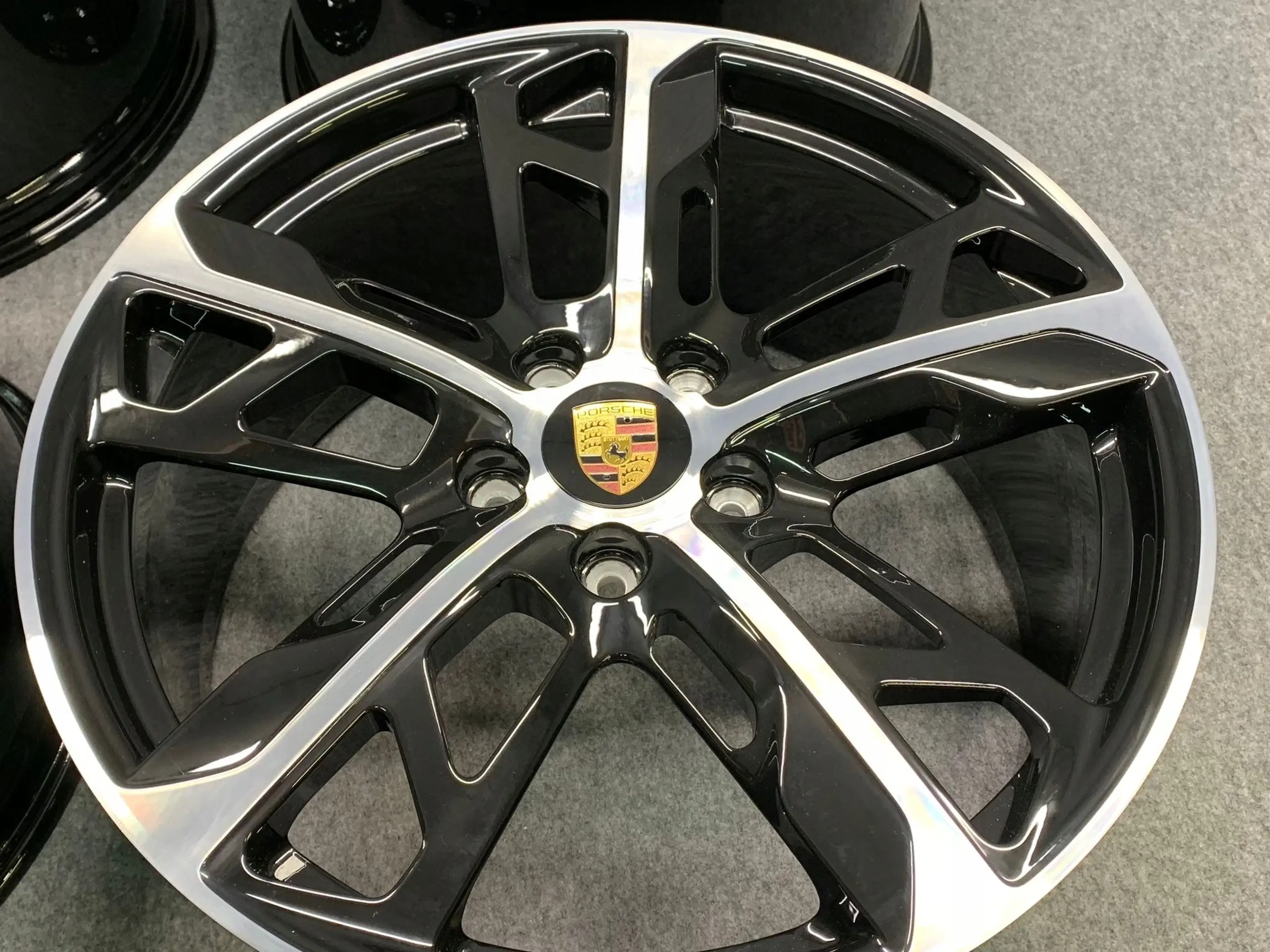 PORSCHE TAYCAN MISSION E 9J1 95J og 115J x 21"