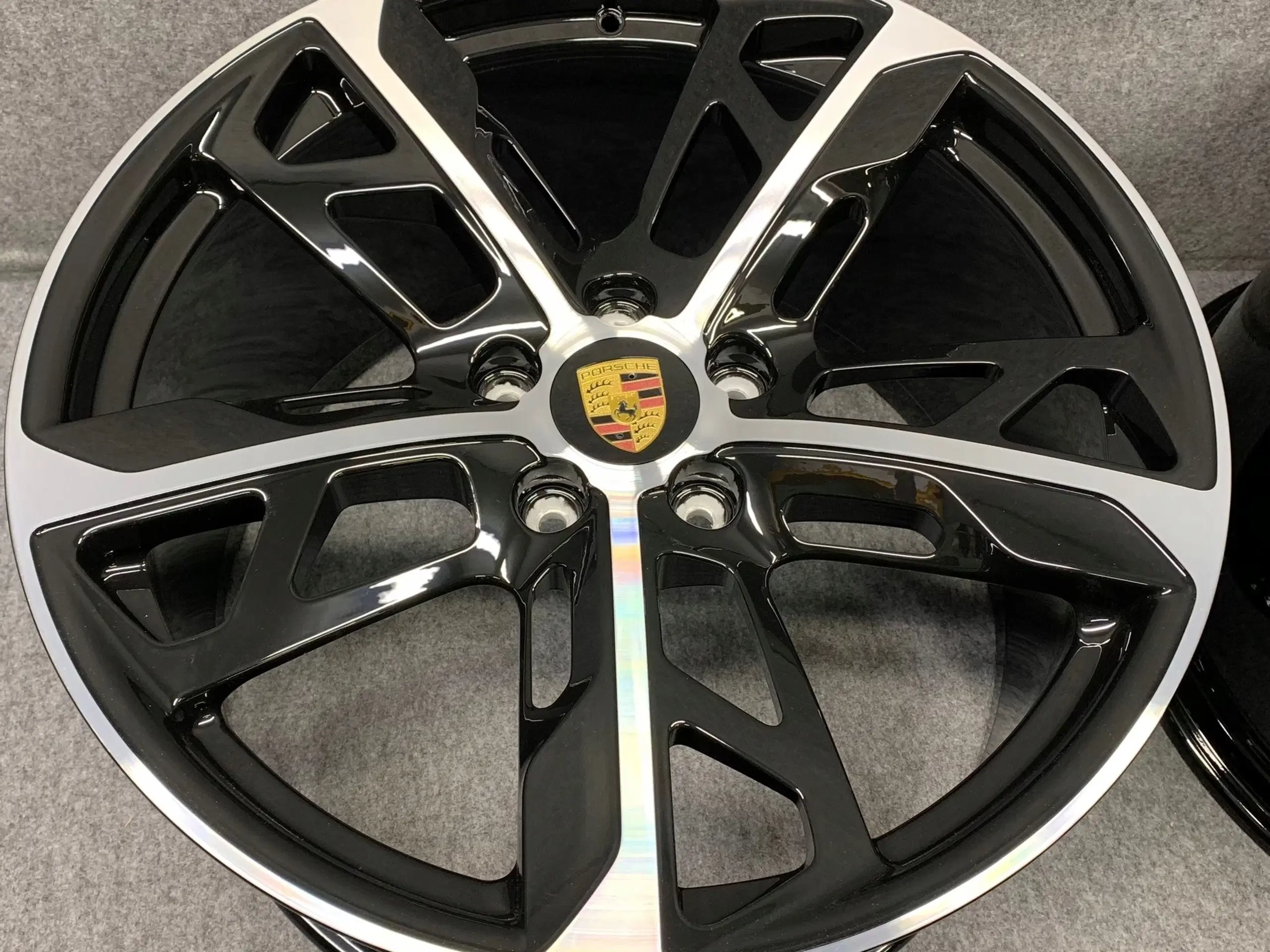 PORSCHE TAYCAN MISSION E 9J1 95J og 115J x 21"