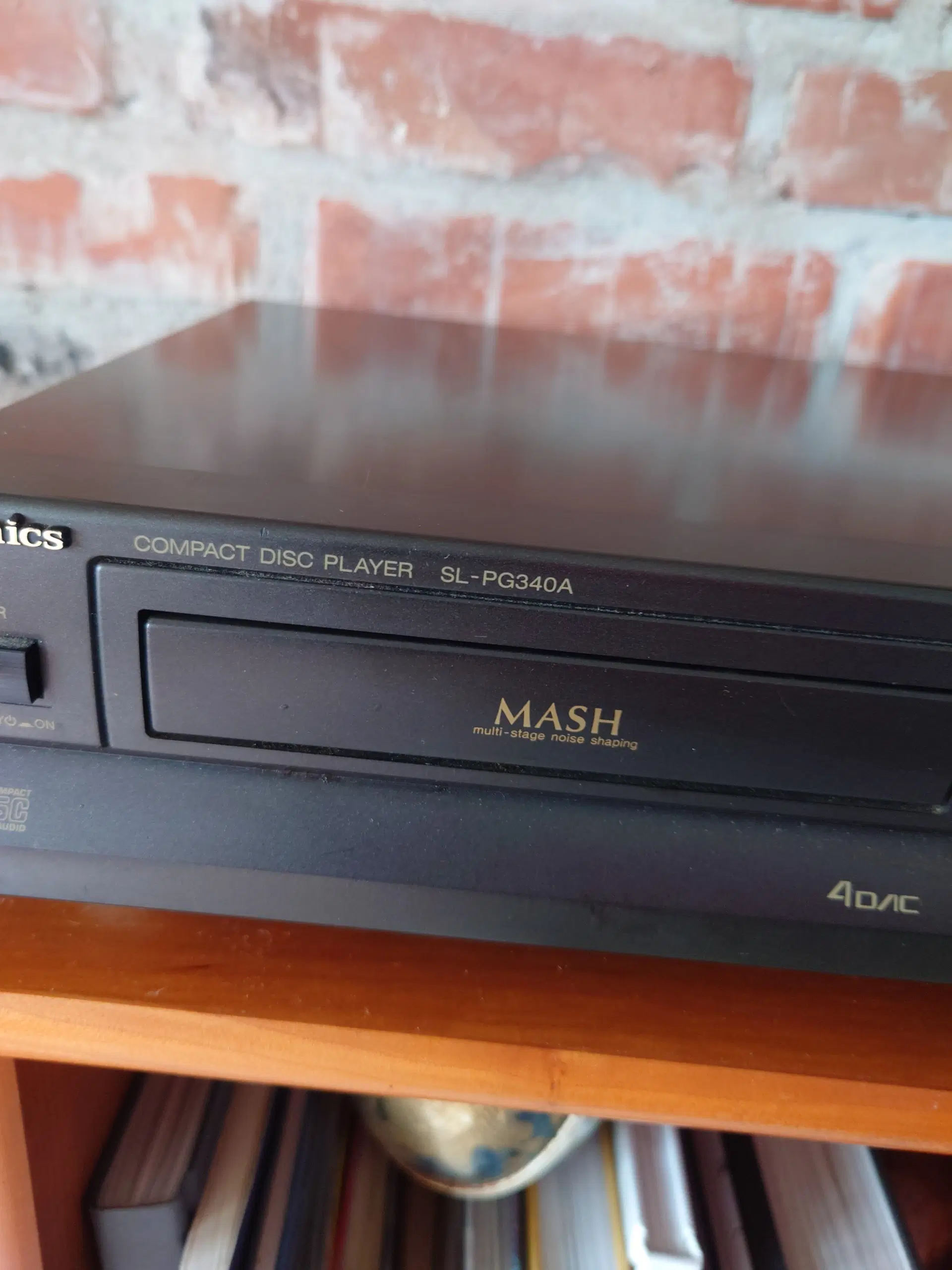 Technics MASH Compact disc player SL-PG340A
