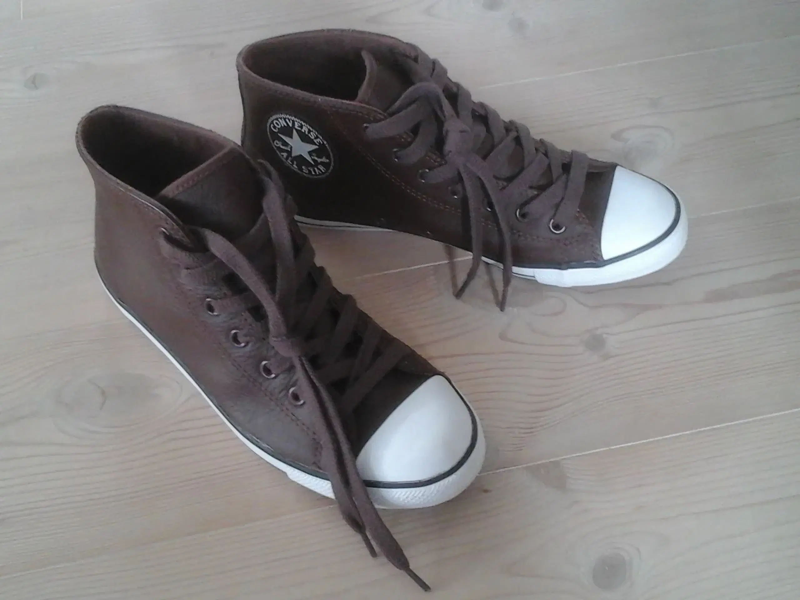 Converse All Stars sneakers i brunt skind