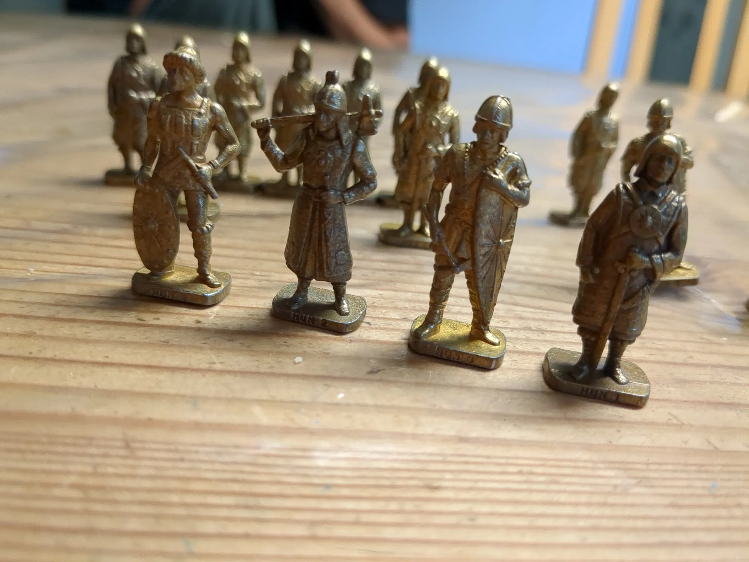 15 Kinderæg metal figurer