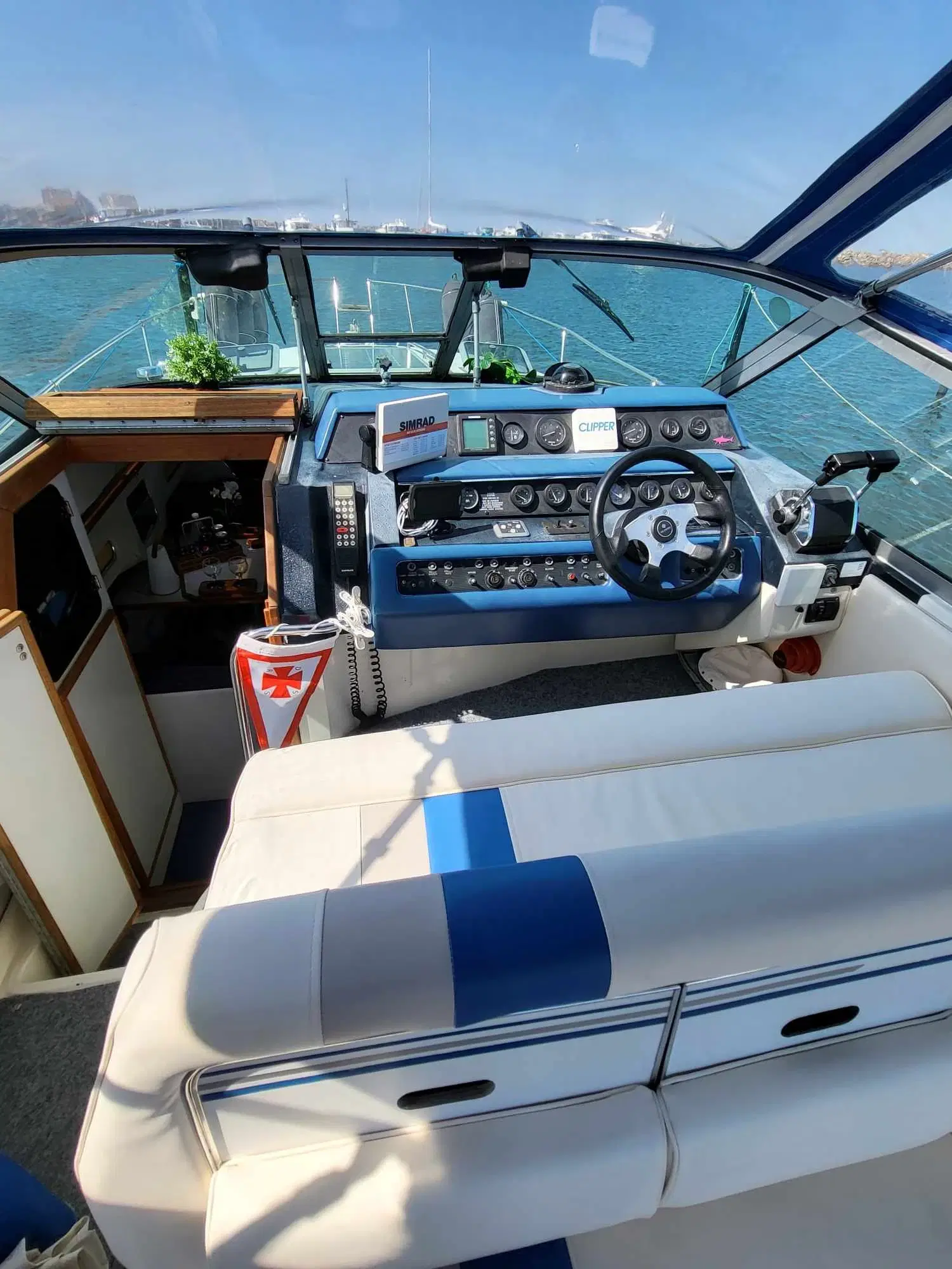 Velsejlende Sea Ray 270 DA