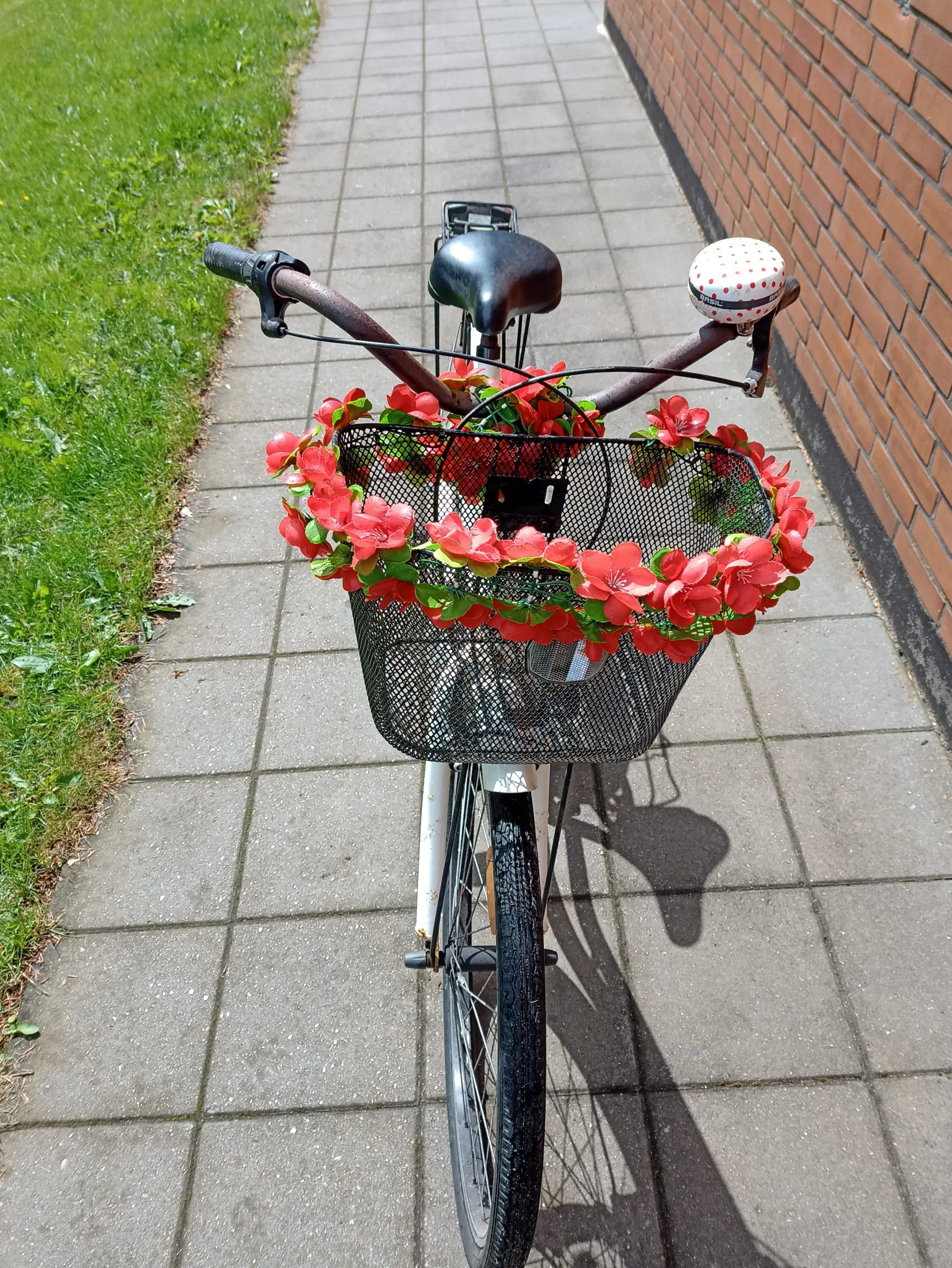 Hvid pigecykel ca str 12-15 år