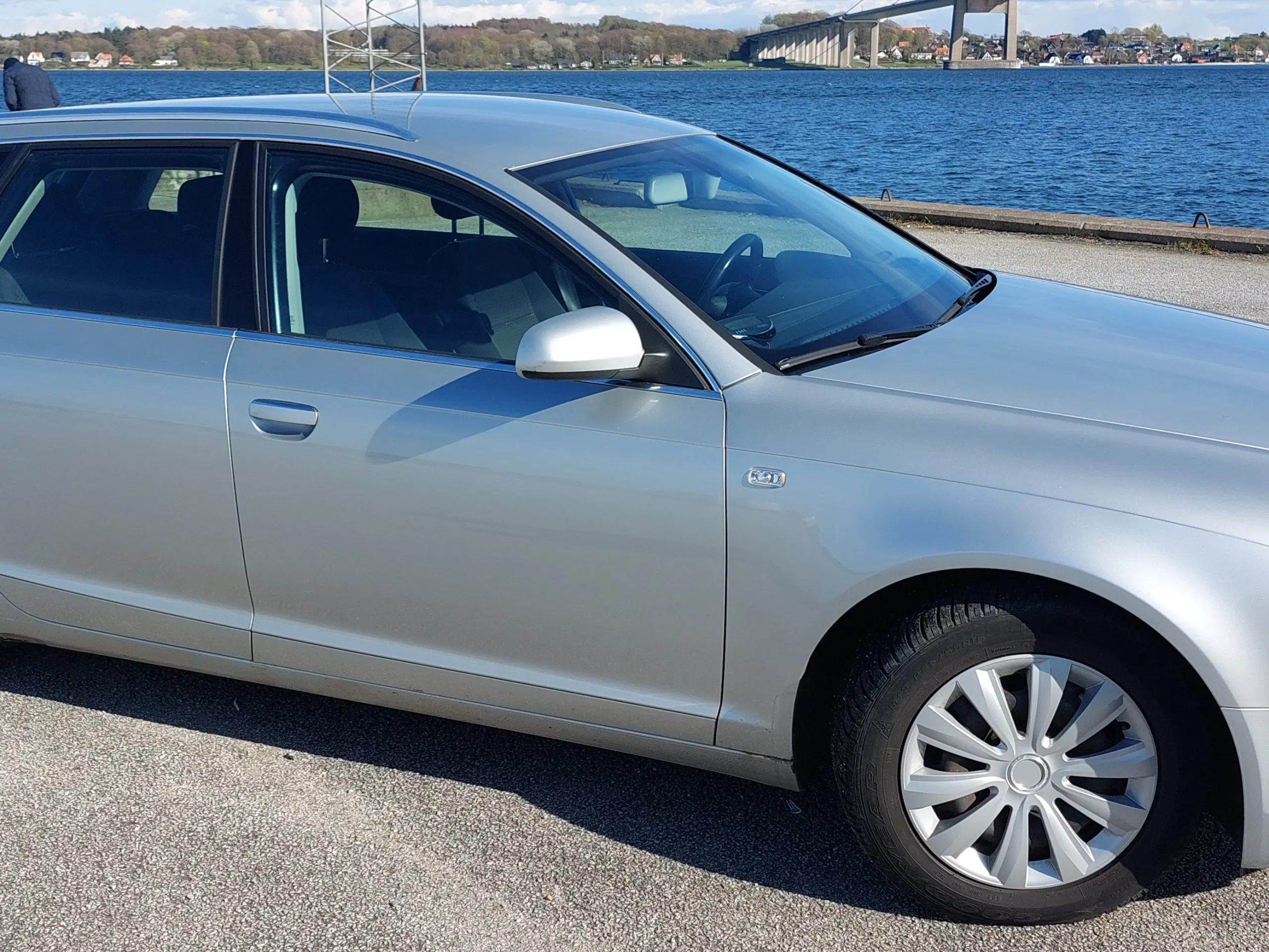 AUDI A6 benzin 198700km årg07