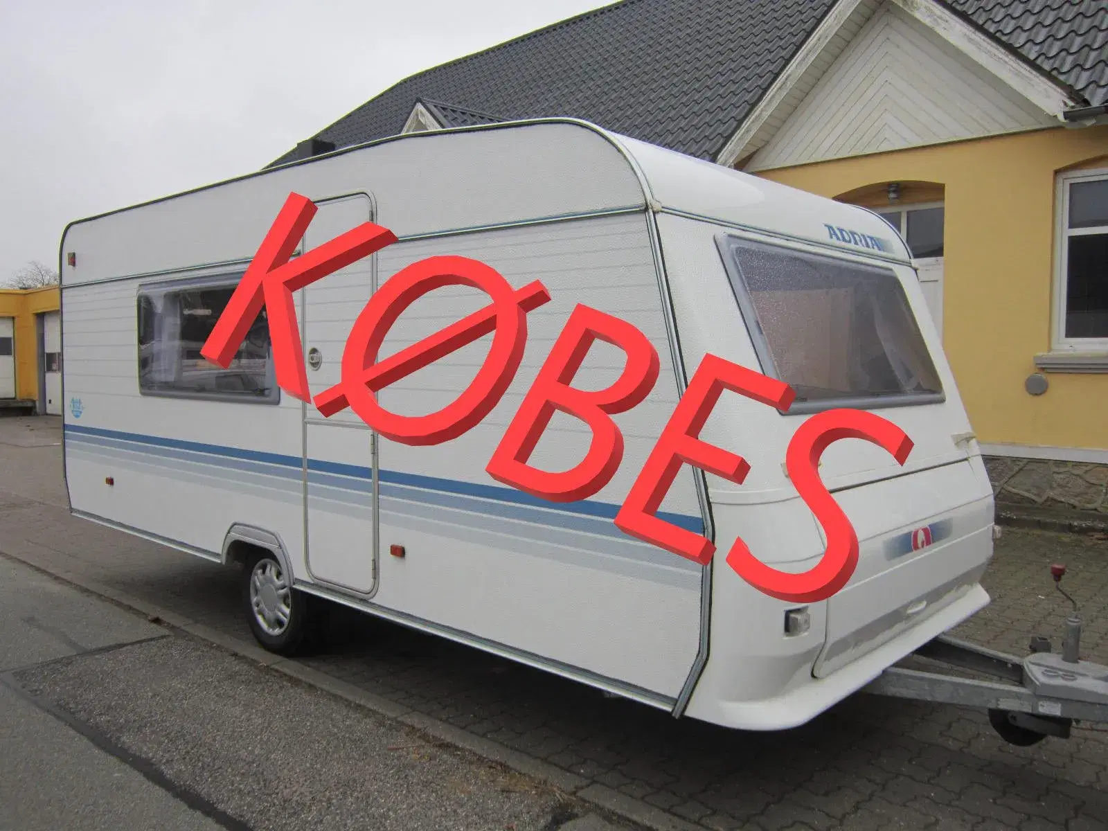 KØBES