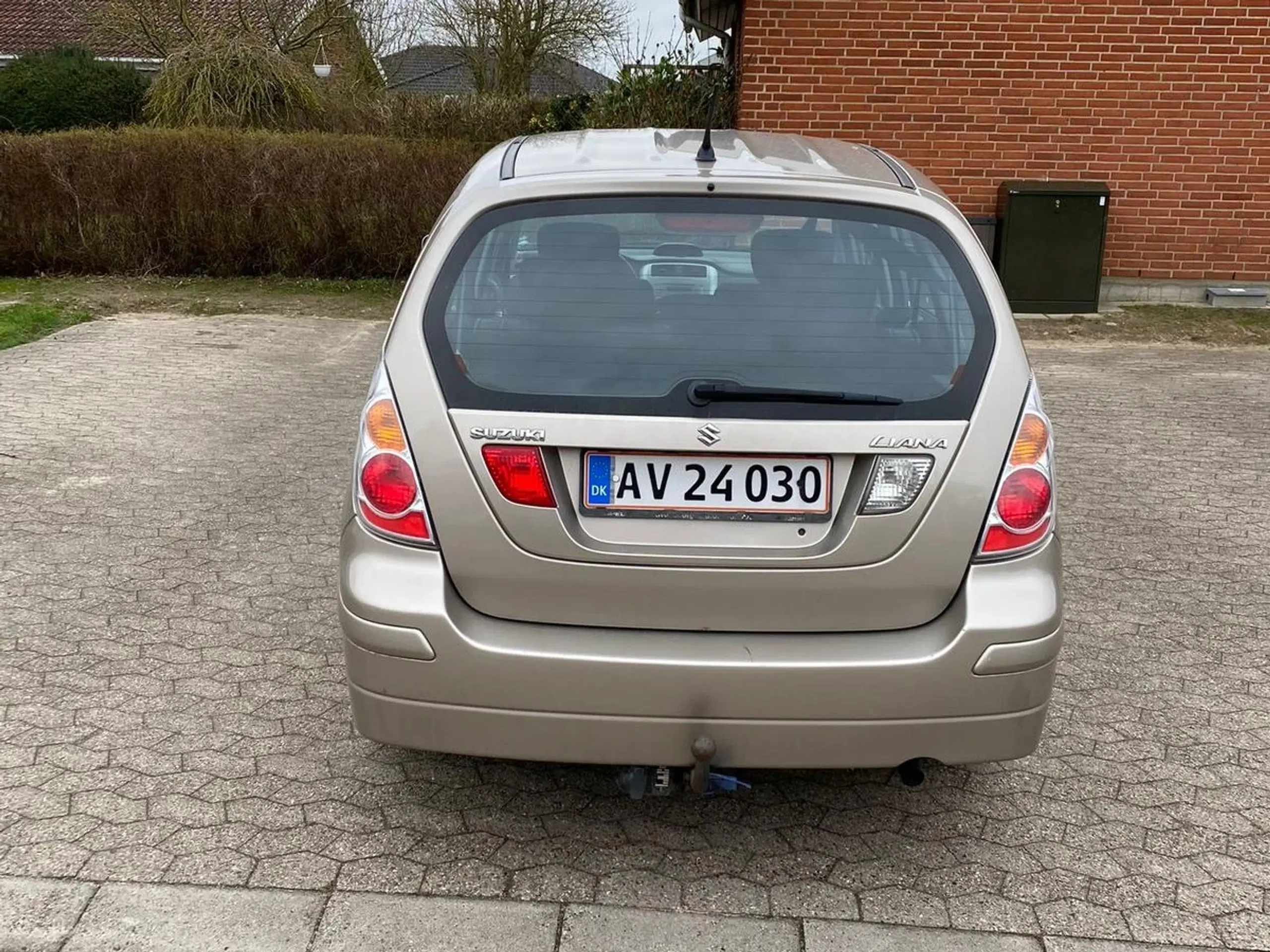 Suzuki Liana 16 GLS nysynet  En god bil Vægtafgi