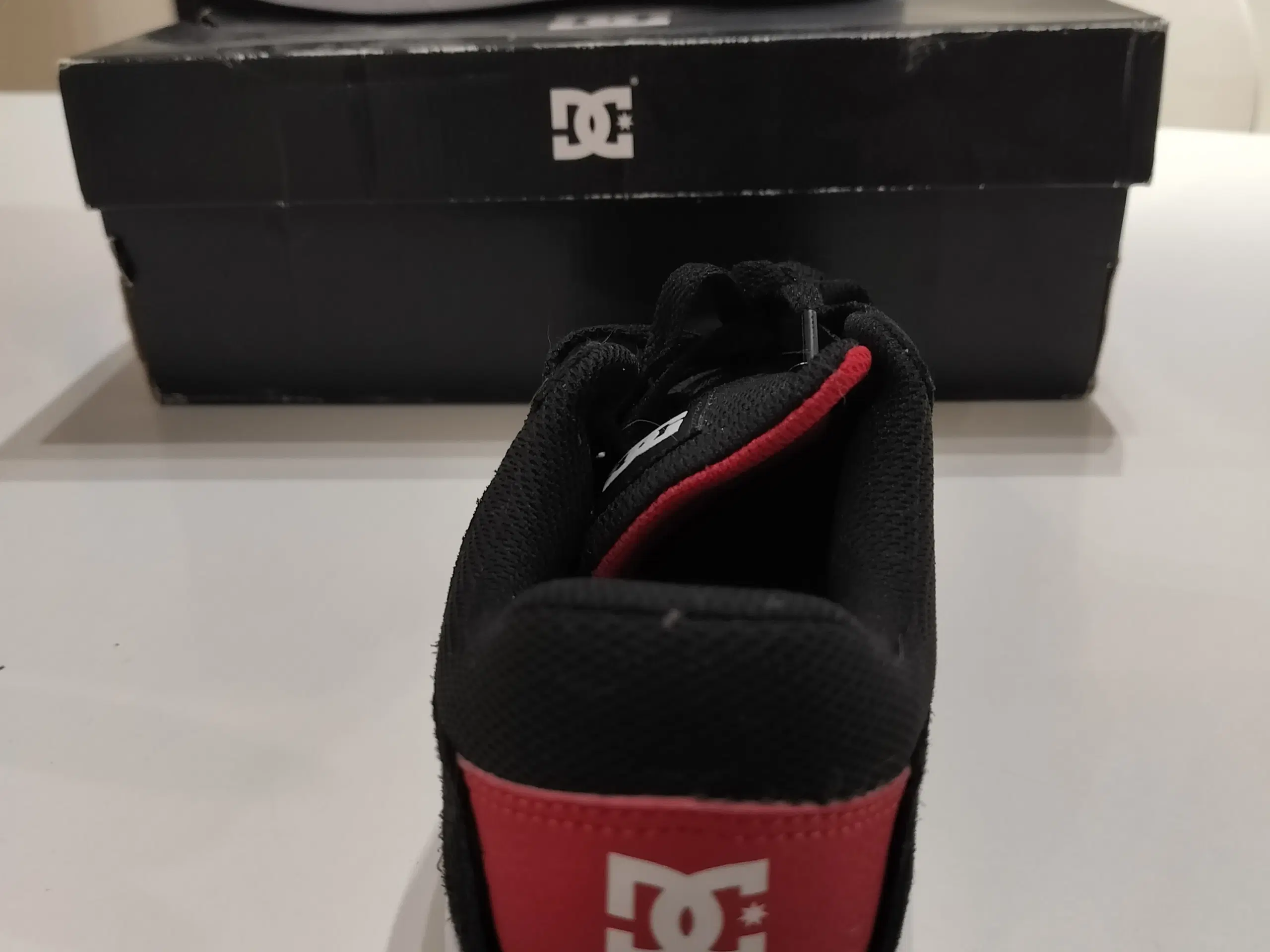 DC Shoes Crisis str 42