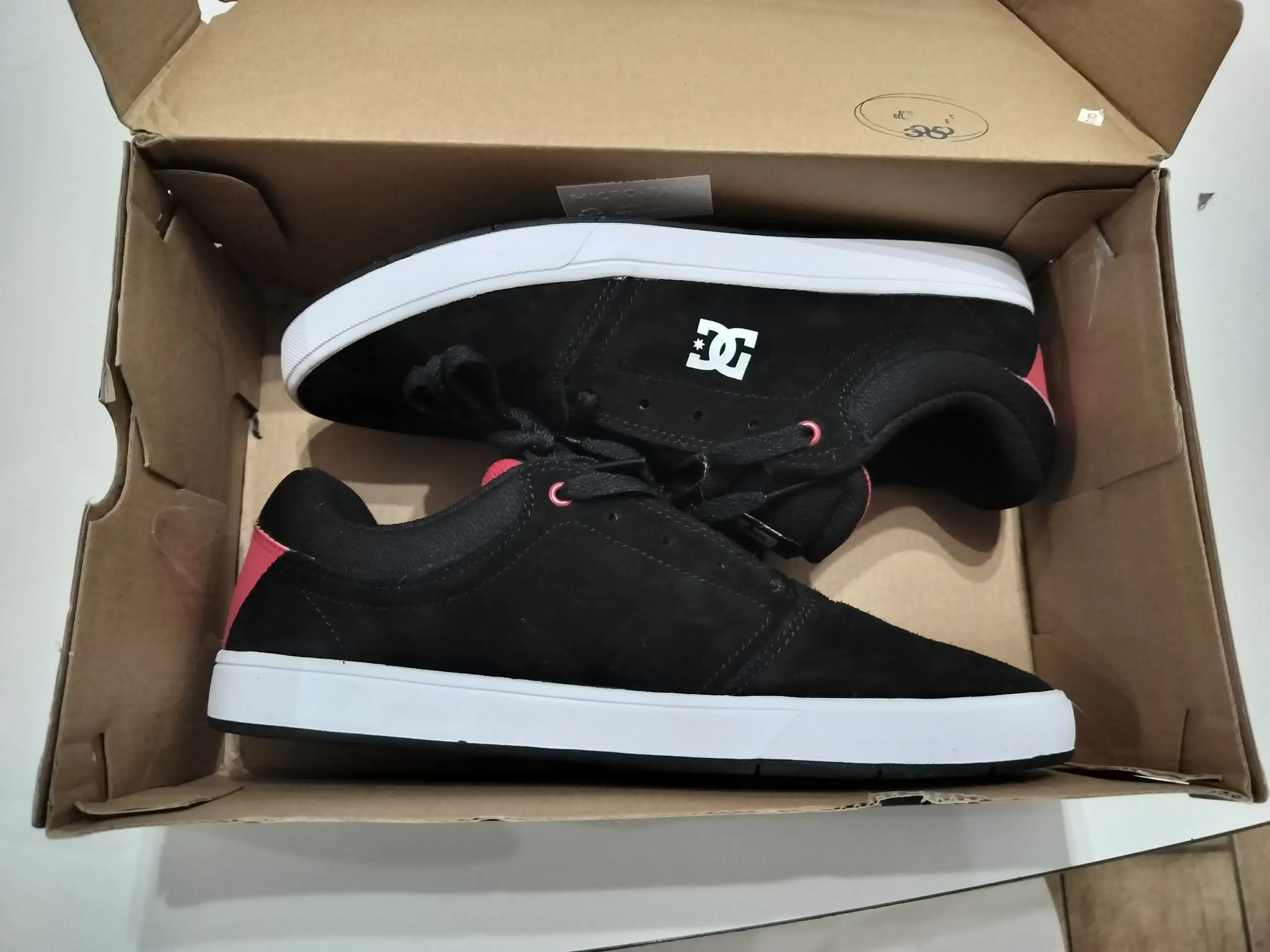 DC Shoes Crisis str 42