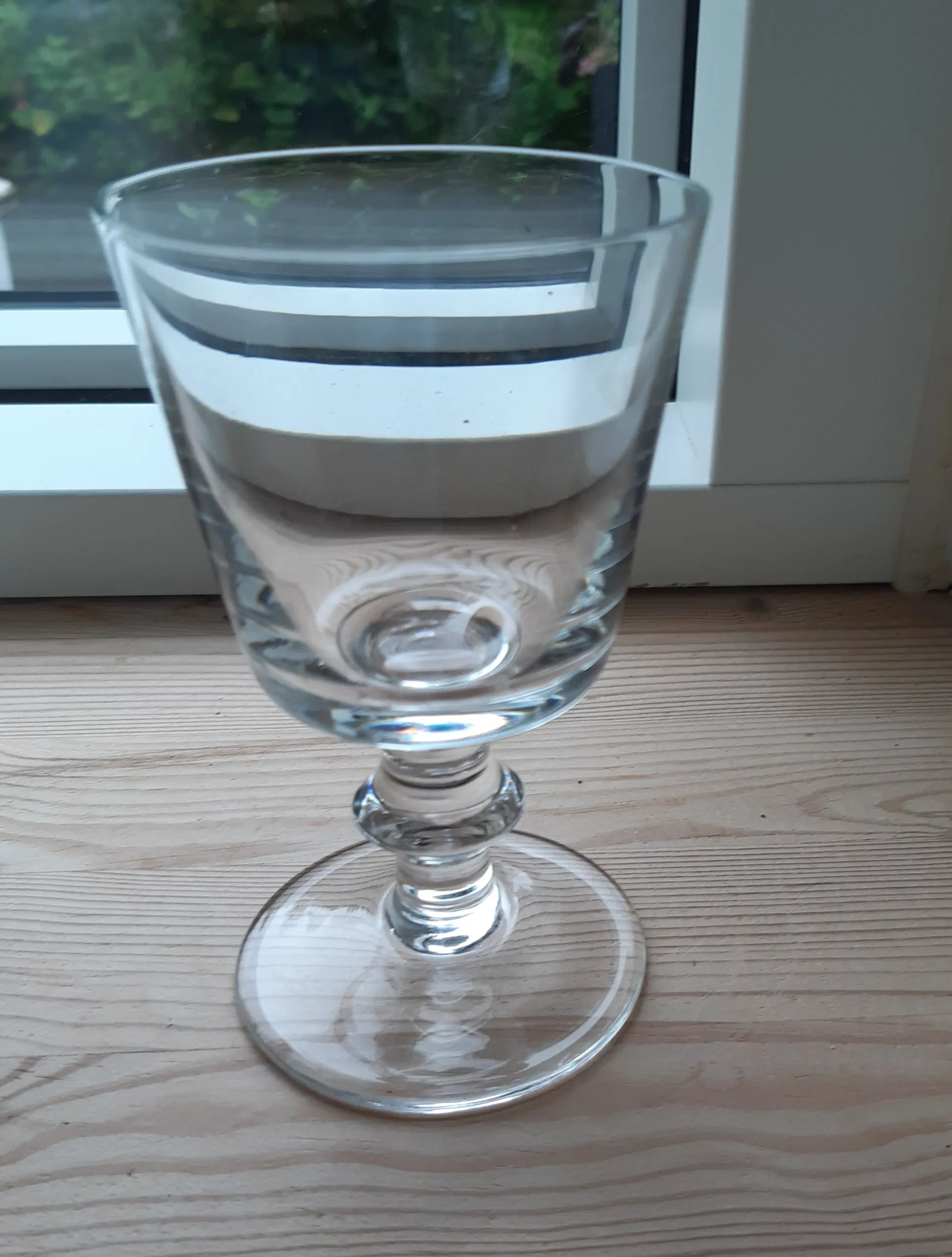 Wellington glas ; seks hvidvin og 7 hedvinsglas