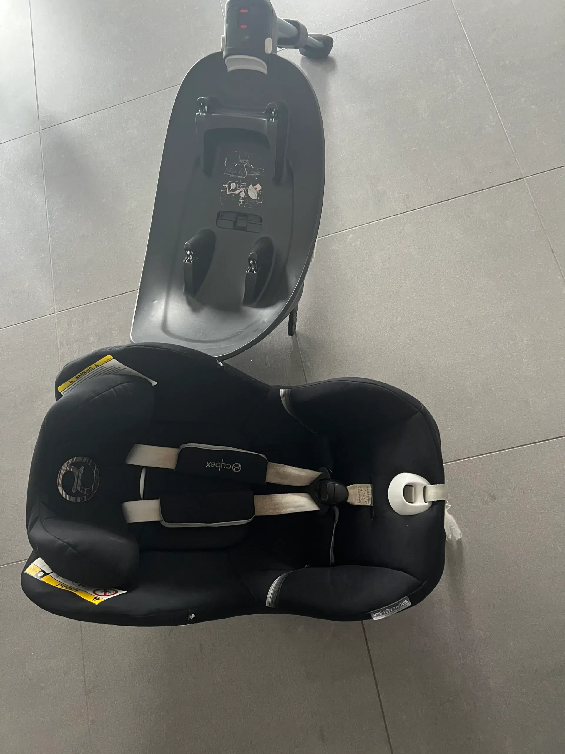 Cybex autostol med base