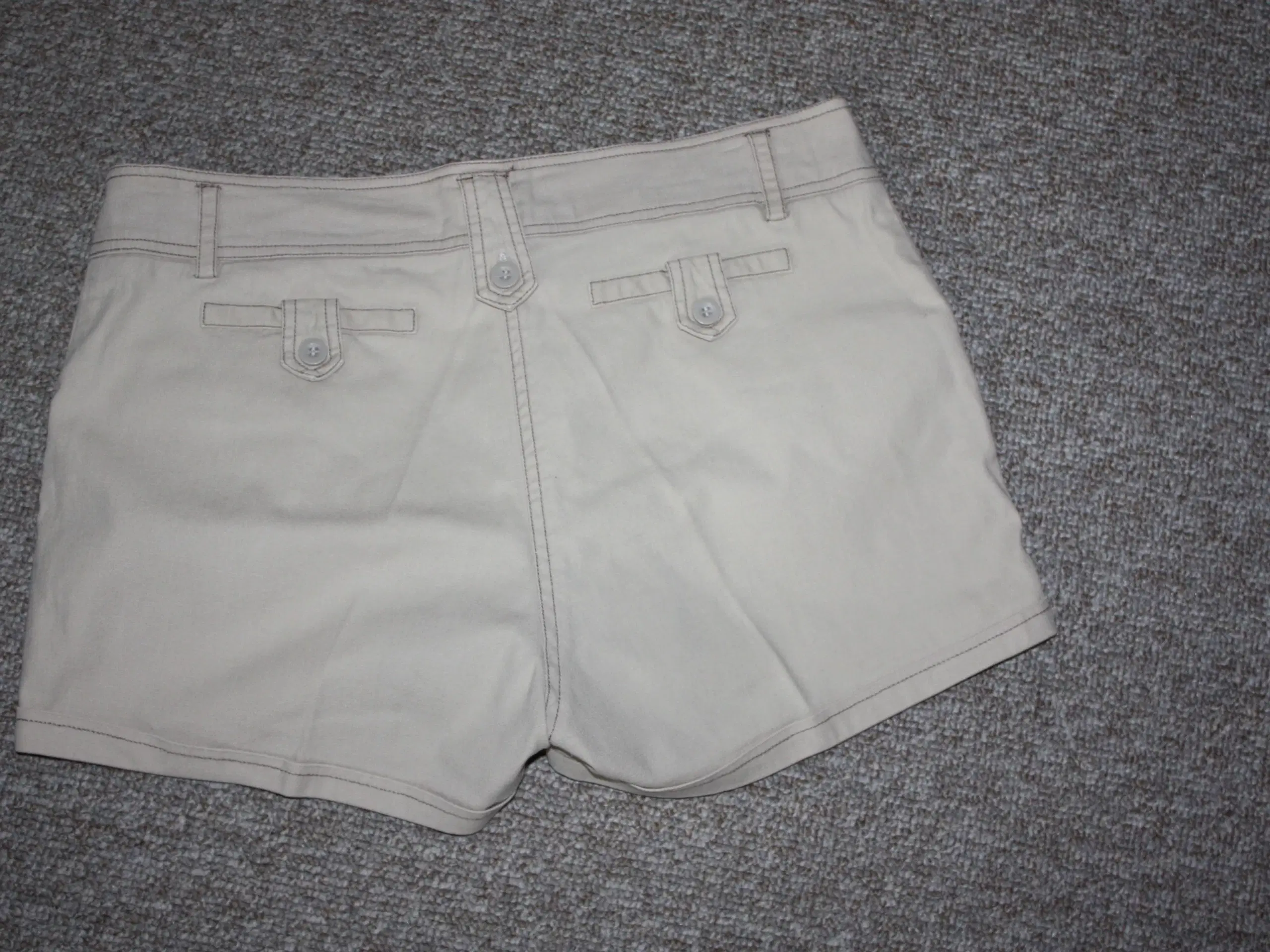 Long Island shorts str38