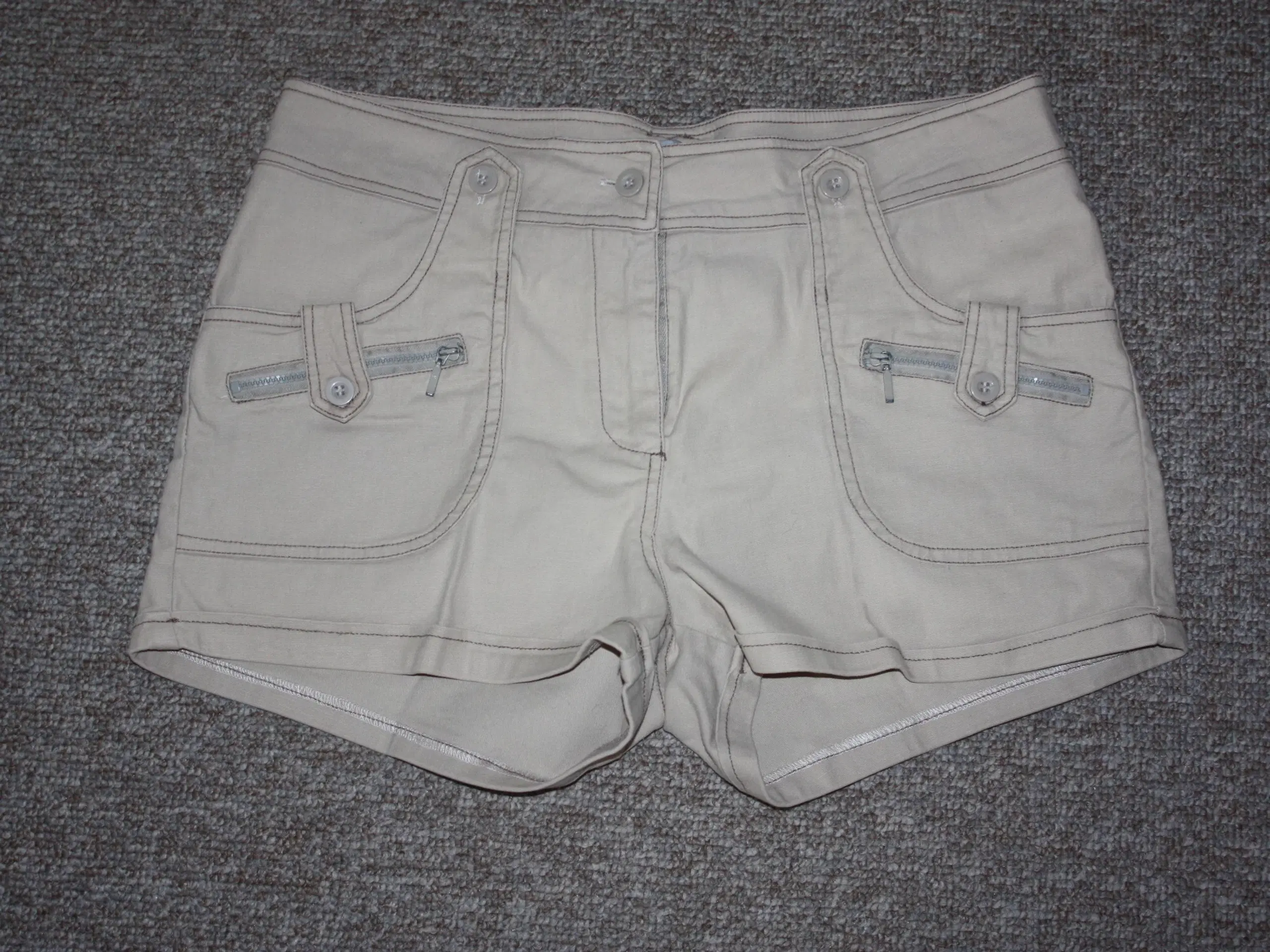 Long Island shorts str38