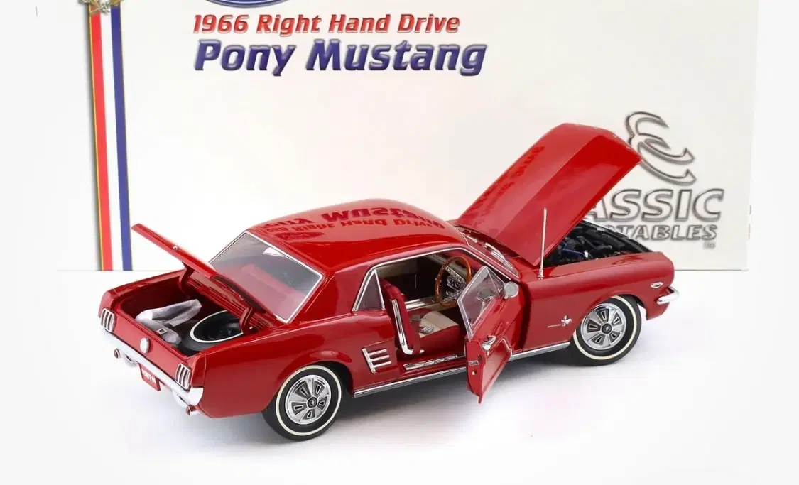 1:18 Ford Mustang RHD Coupe 1966