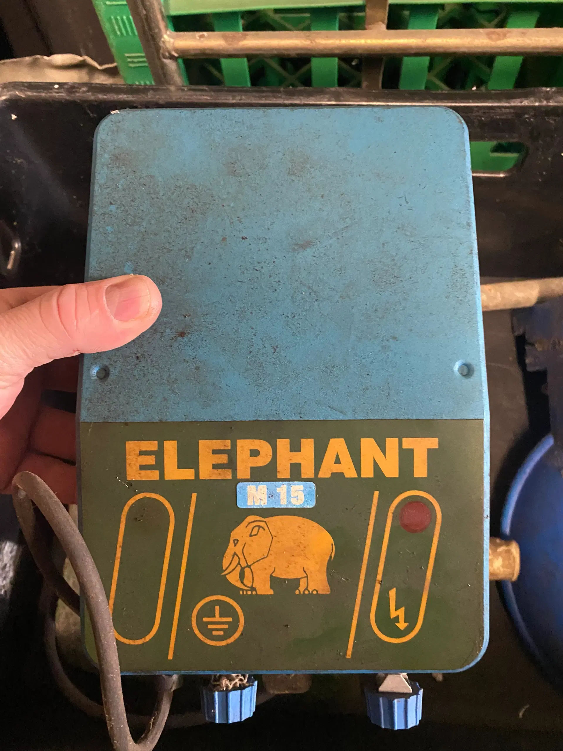 Elefant elhegn m 15 ny pris  1900