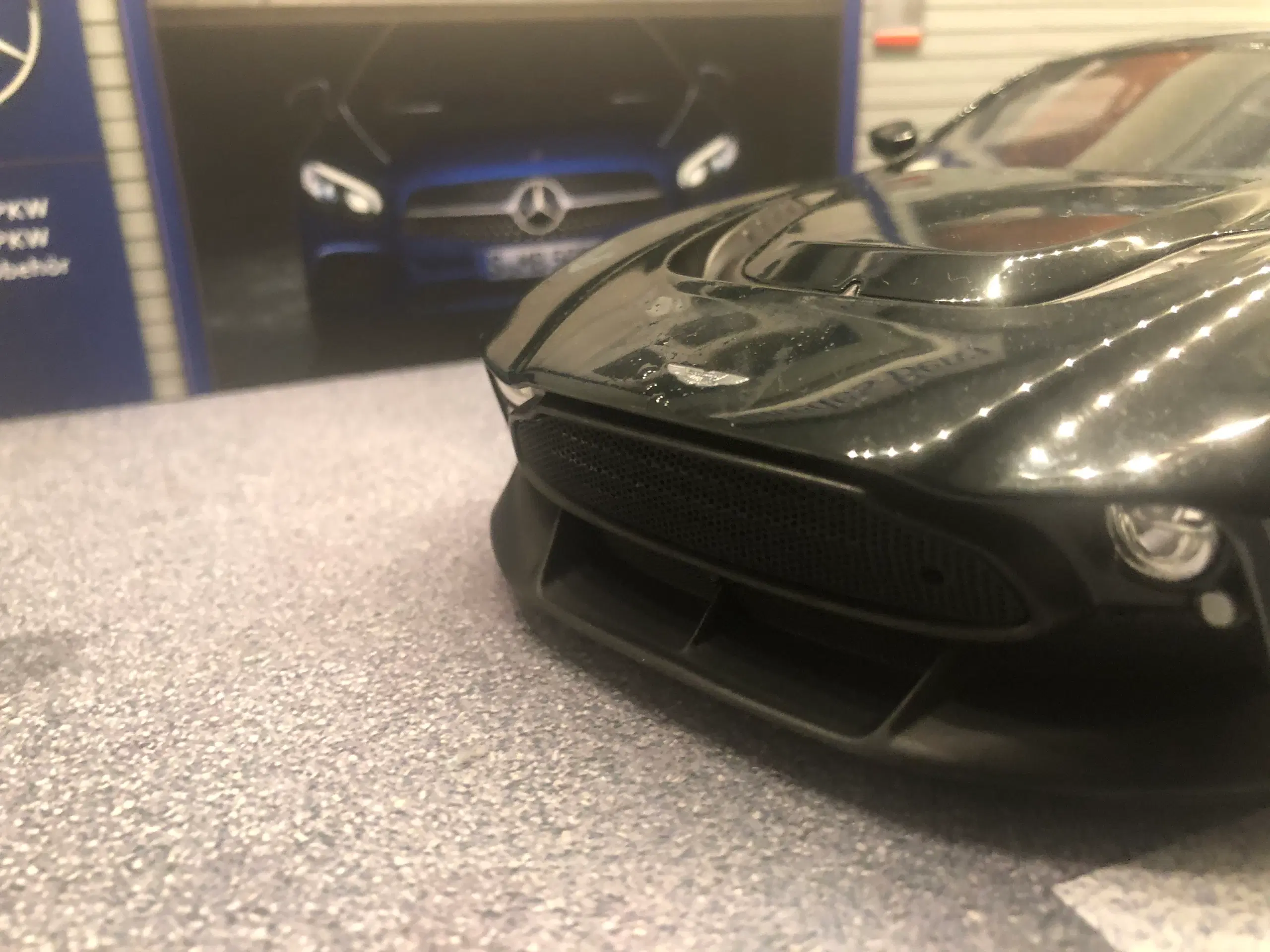 1:18 Aston Marin Victor