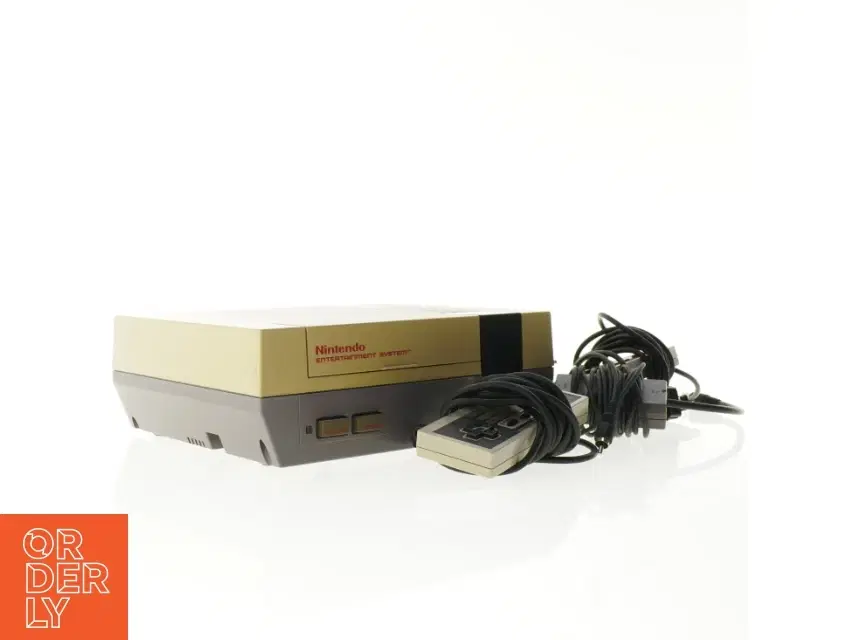Nintendo Entertainment System med tilbehør fra Nintendo (str 26 x 20 x 9 cm)
