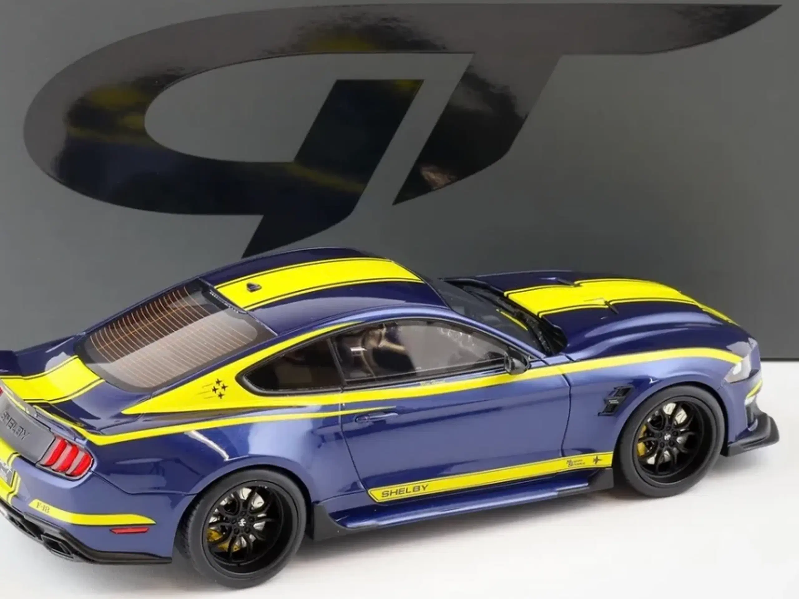 1:18 Ford Shelby Super Snake Coupe 2021