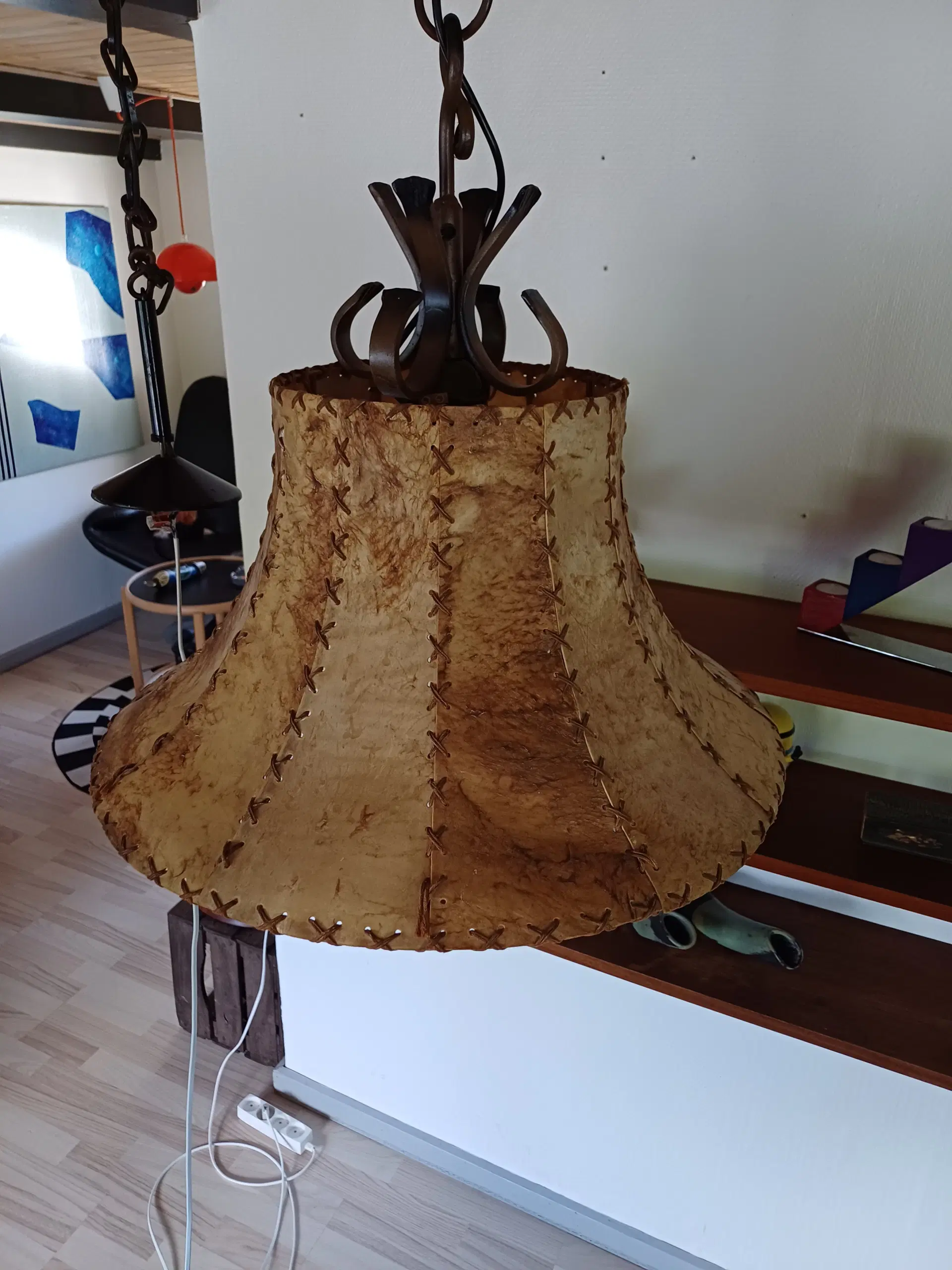 Unika rå skind lampe ø55