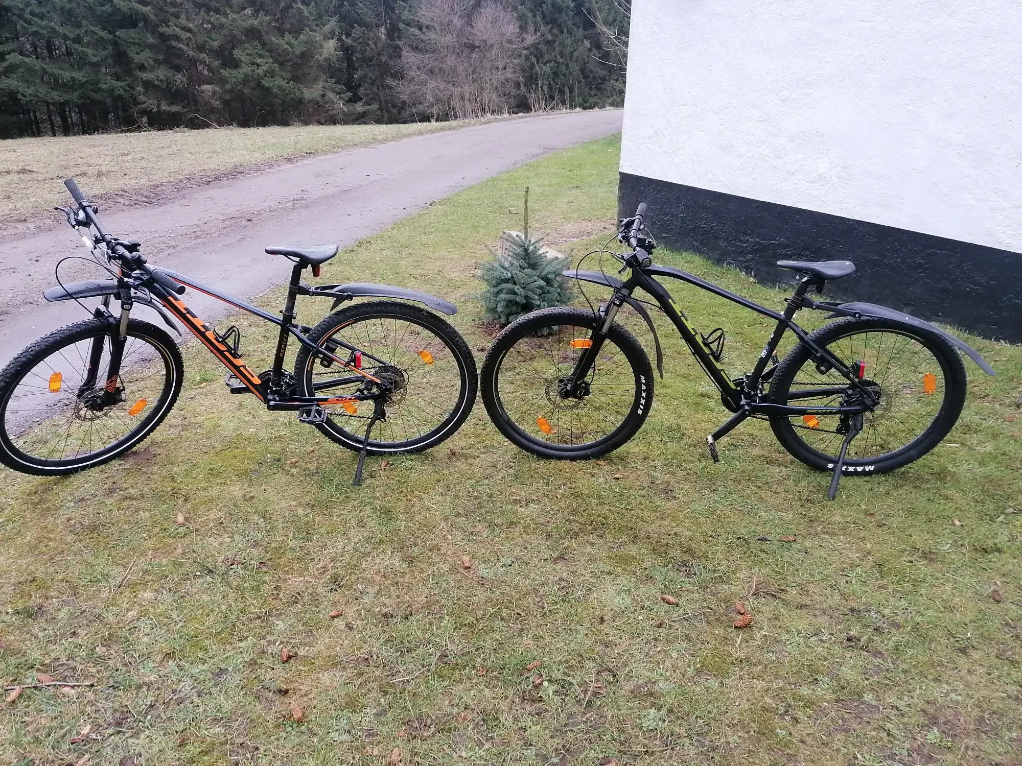 2 stk mountainbikes