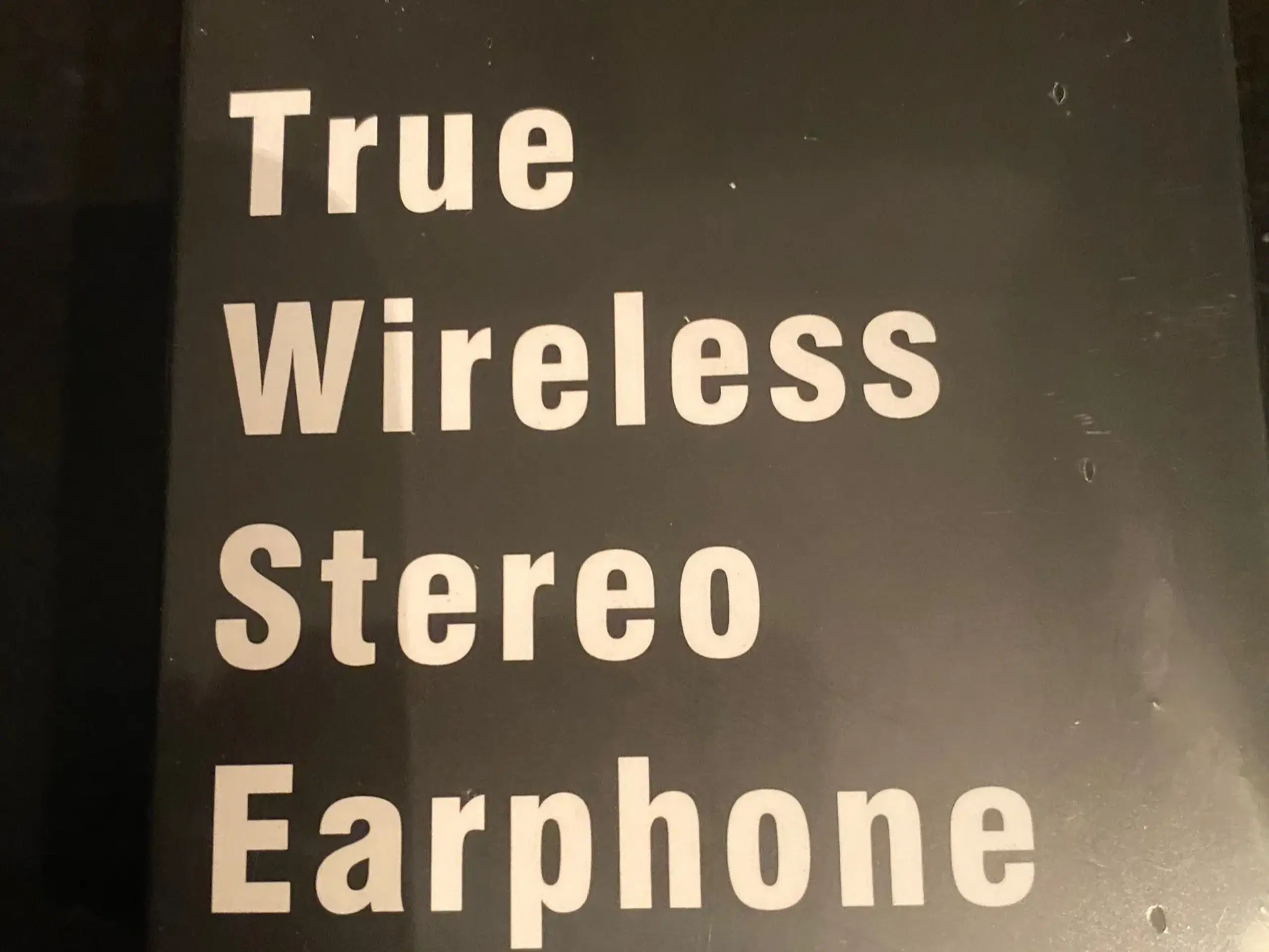 Wireless stereo earphone