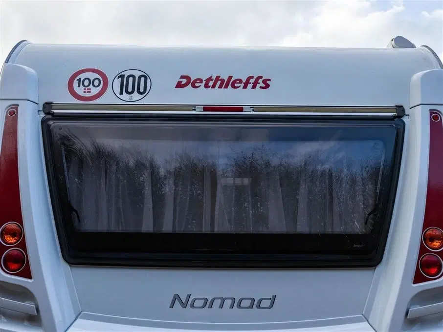 2016 - Dethleffs Nomad 500 FR   Stilfuld campingvogn