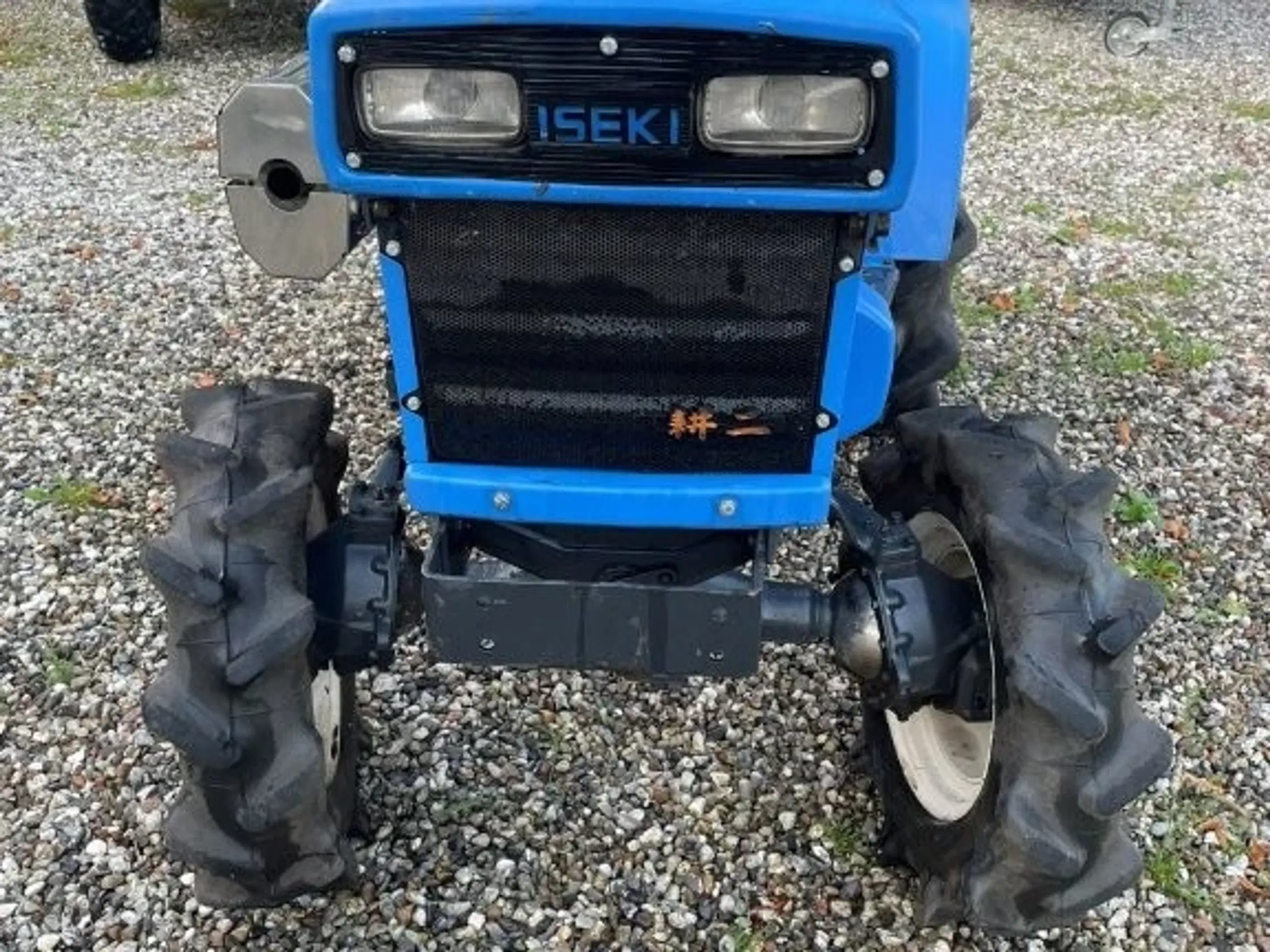 Isiki mini traktor