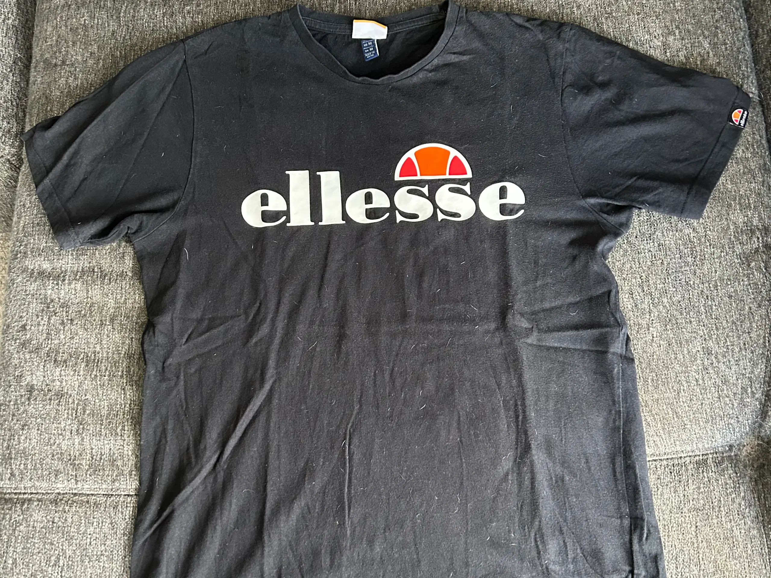 Sælger denne Ellesse t-shirt