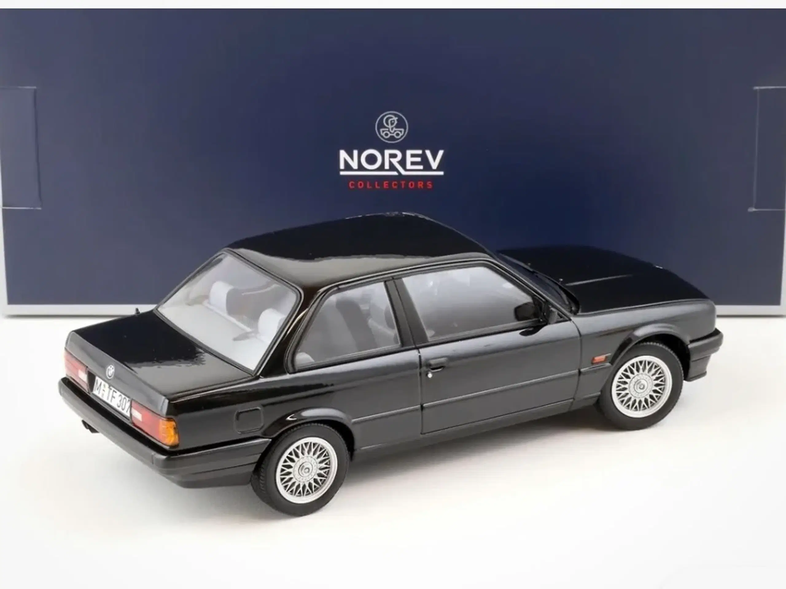 1:18 Bmw 325i e30 1988