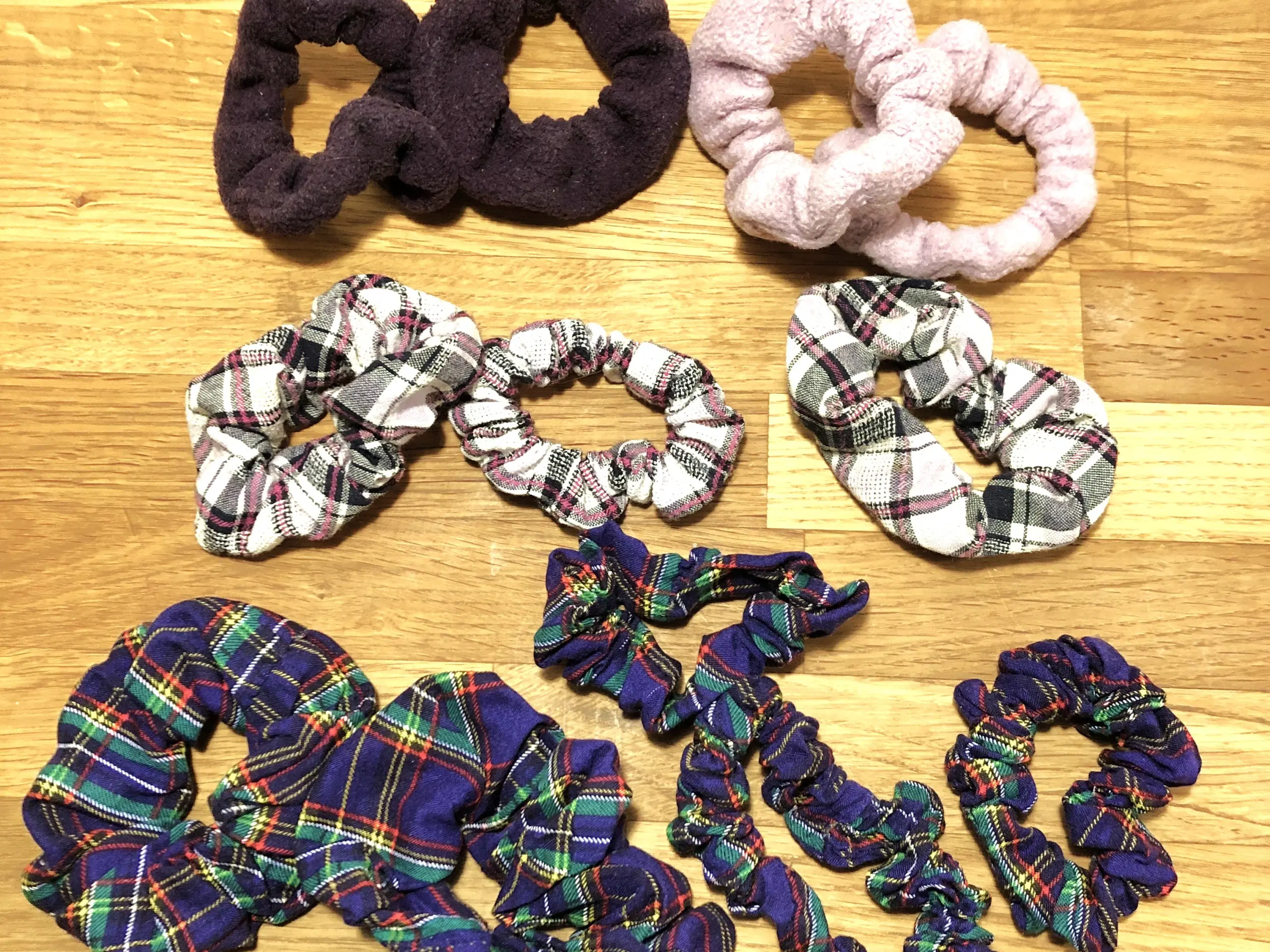 HÅRELASTIKKER - SCRUNCHIES - hårpynt - hårspænde