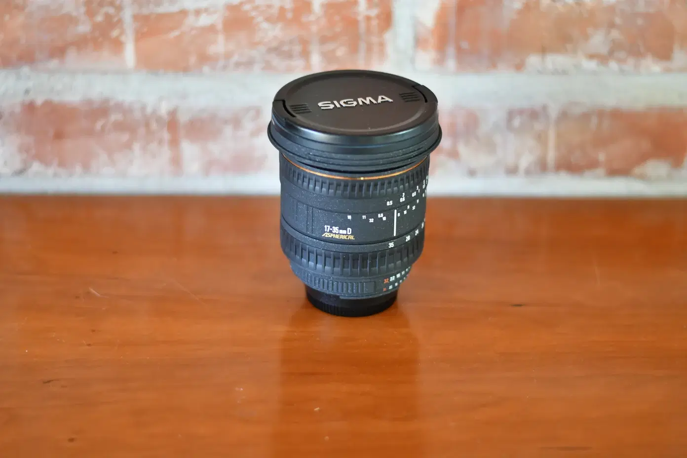 Sigma 17-35mm f/28-4 D EX DG Aspherical - Nikon F