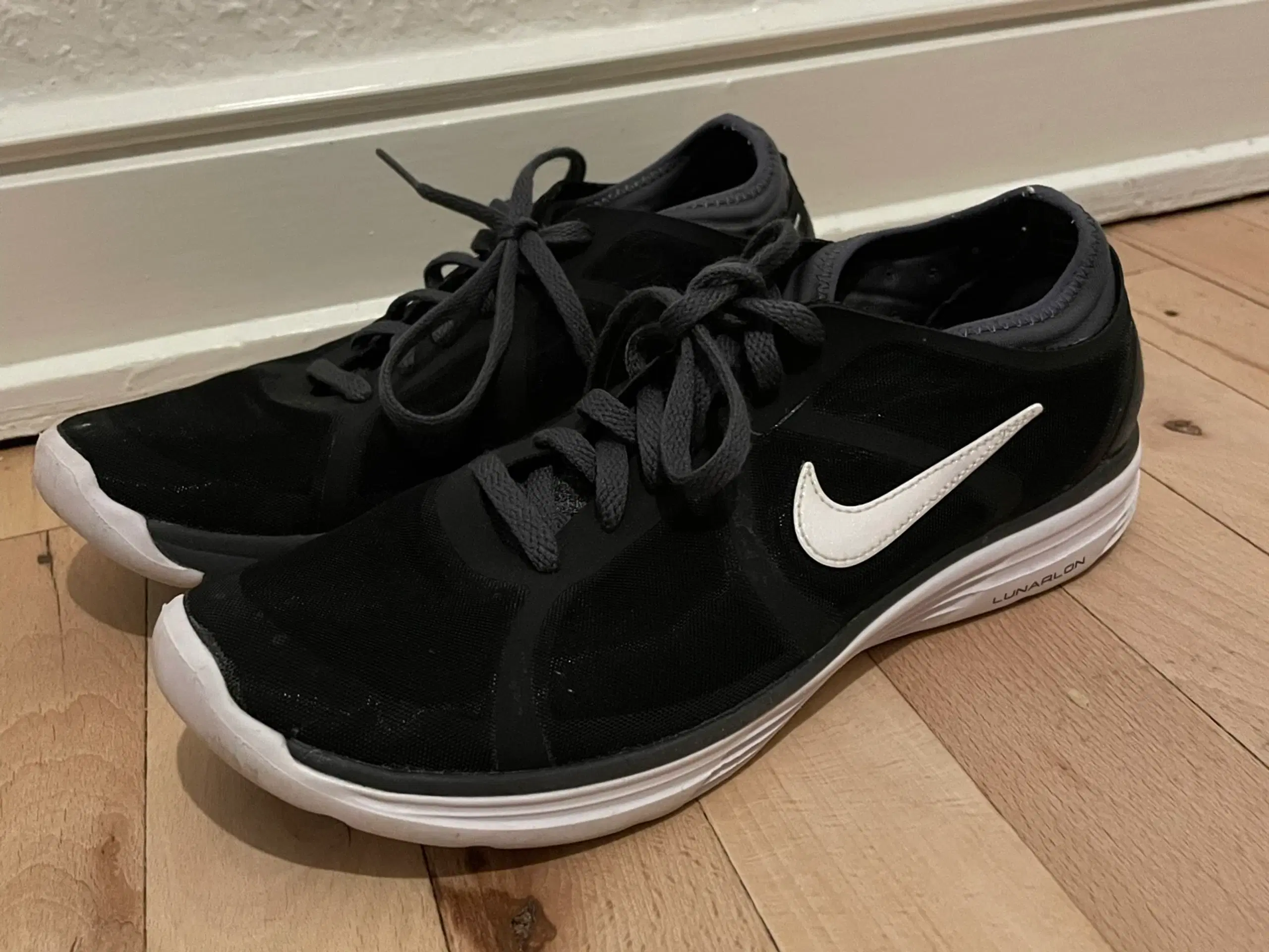 Nike Lunarlon løbesko i sort