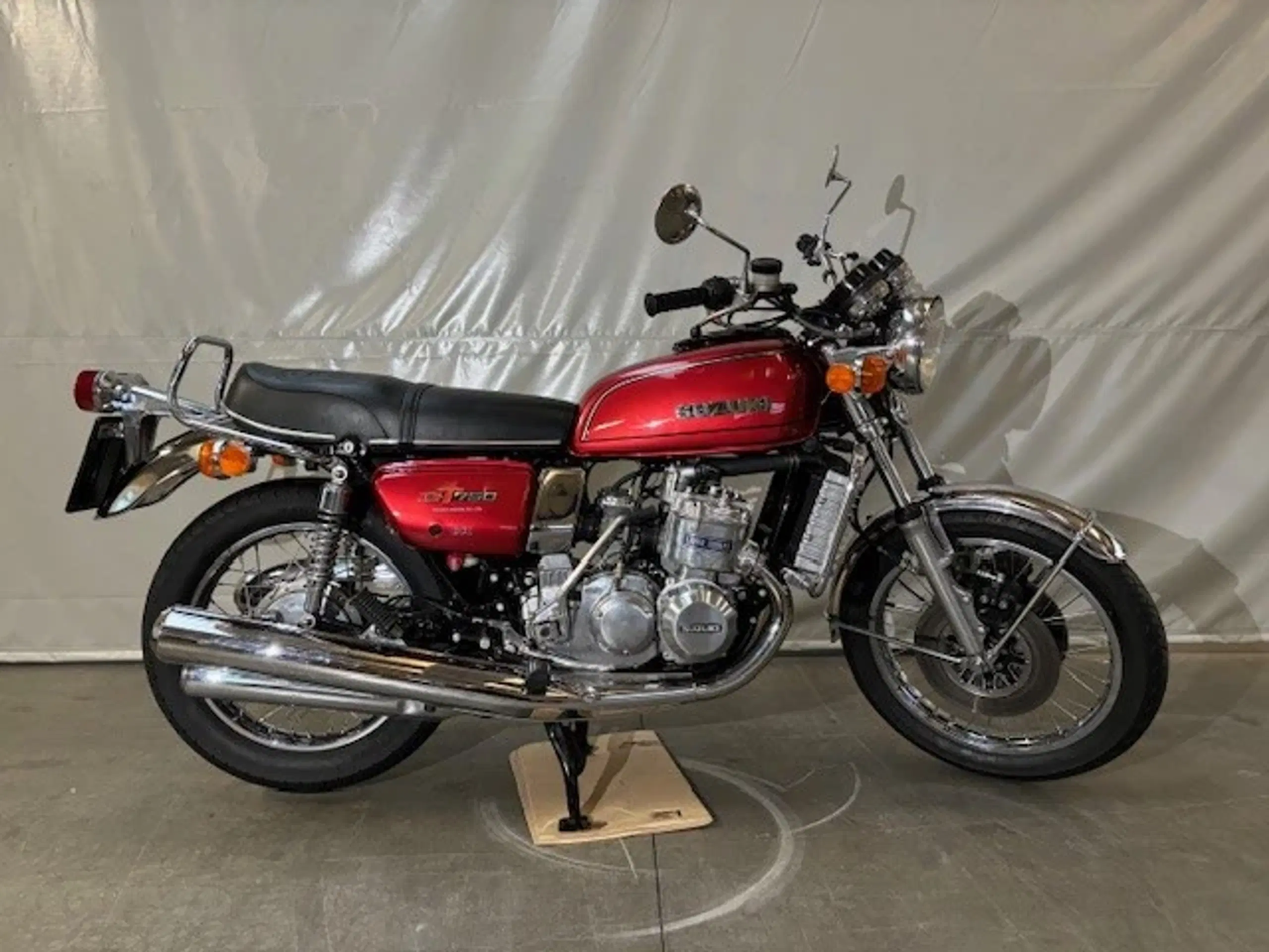 Suzuki GT 750