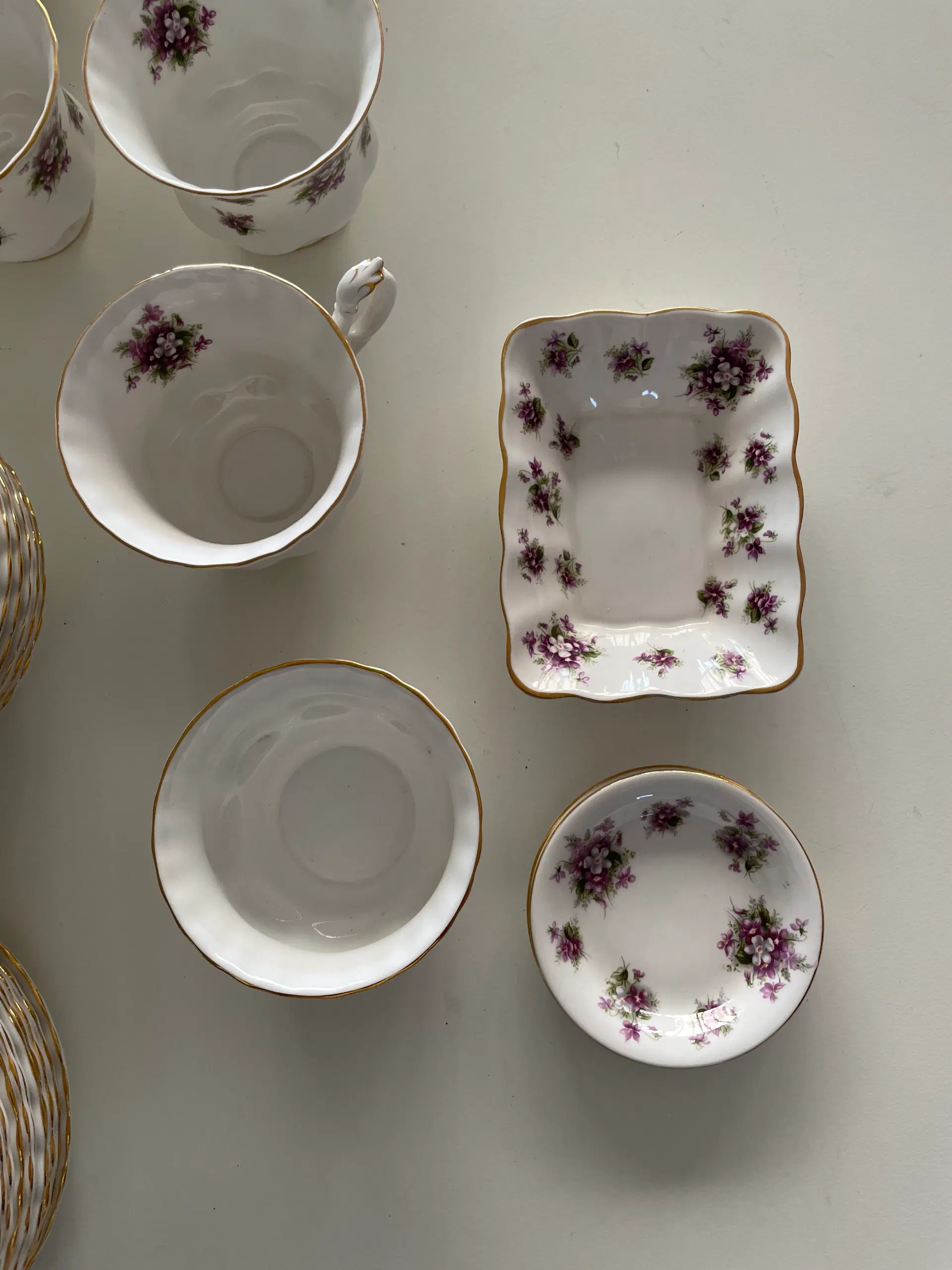 Royal Albert Sweet Violet