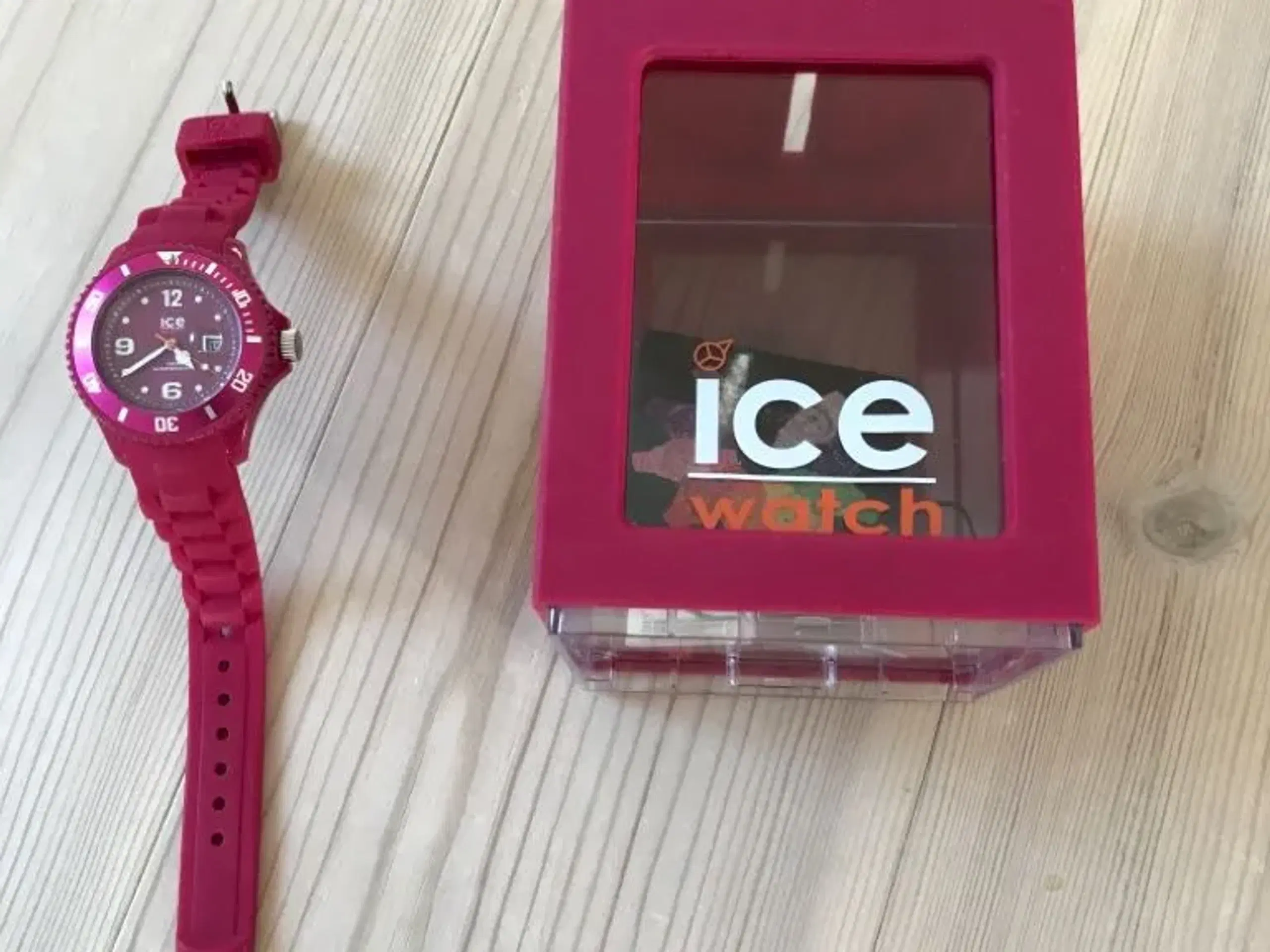 Pink pigeur ICE  Watch Cherries Small