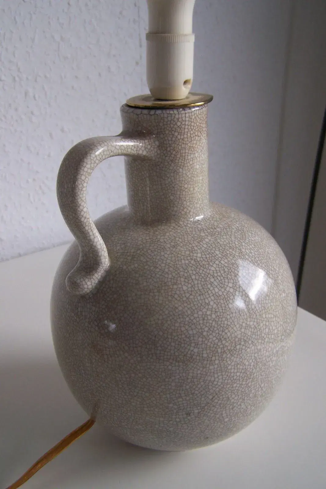 Bordlampe af keramik med krakelé glasur