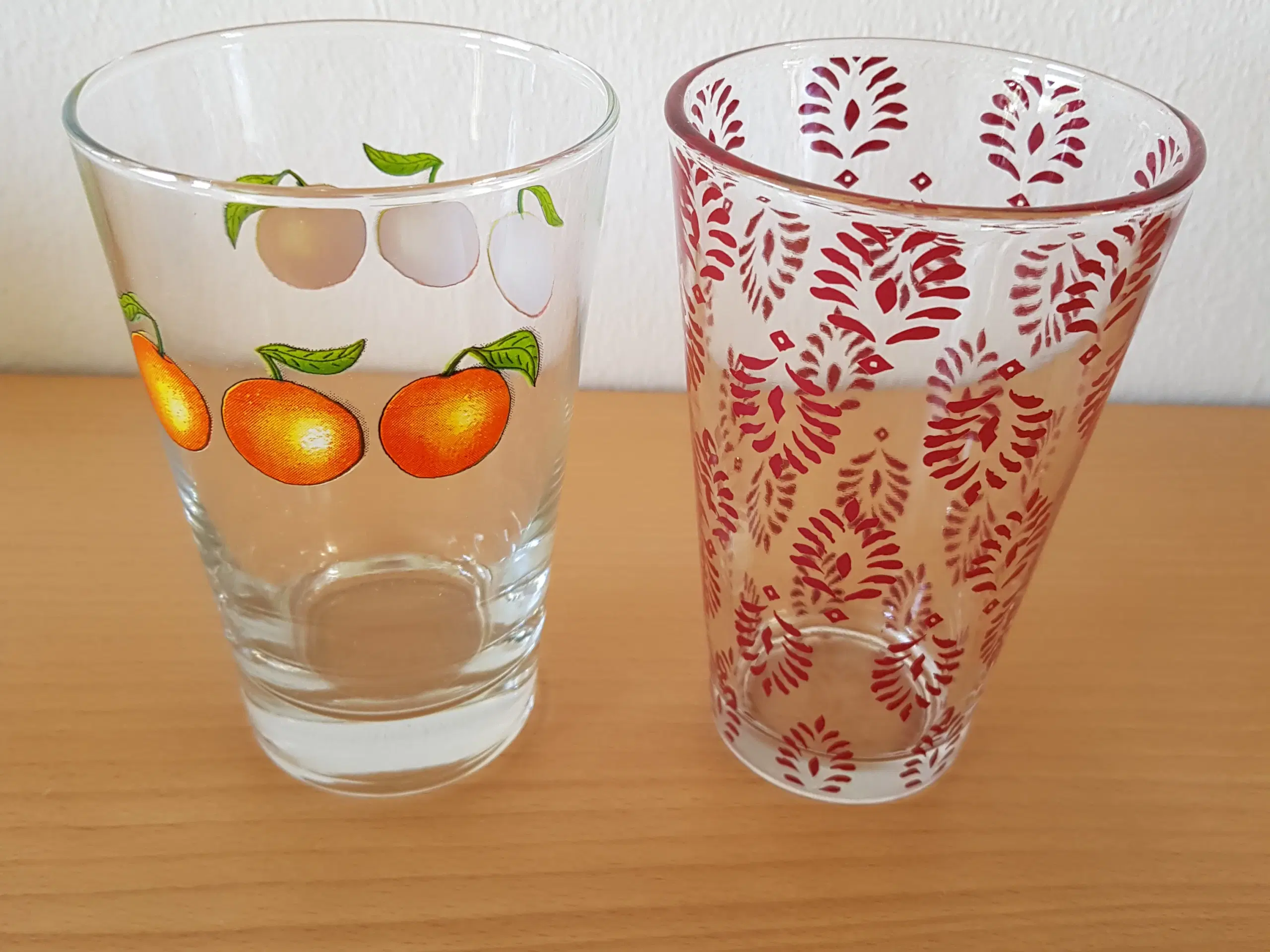 2 STK GLAS med motiver