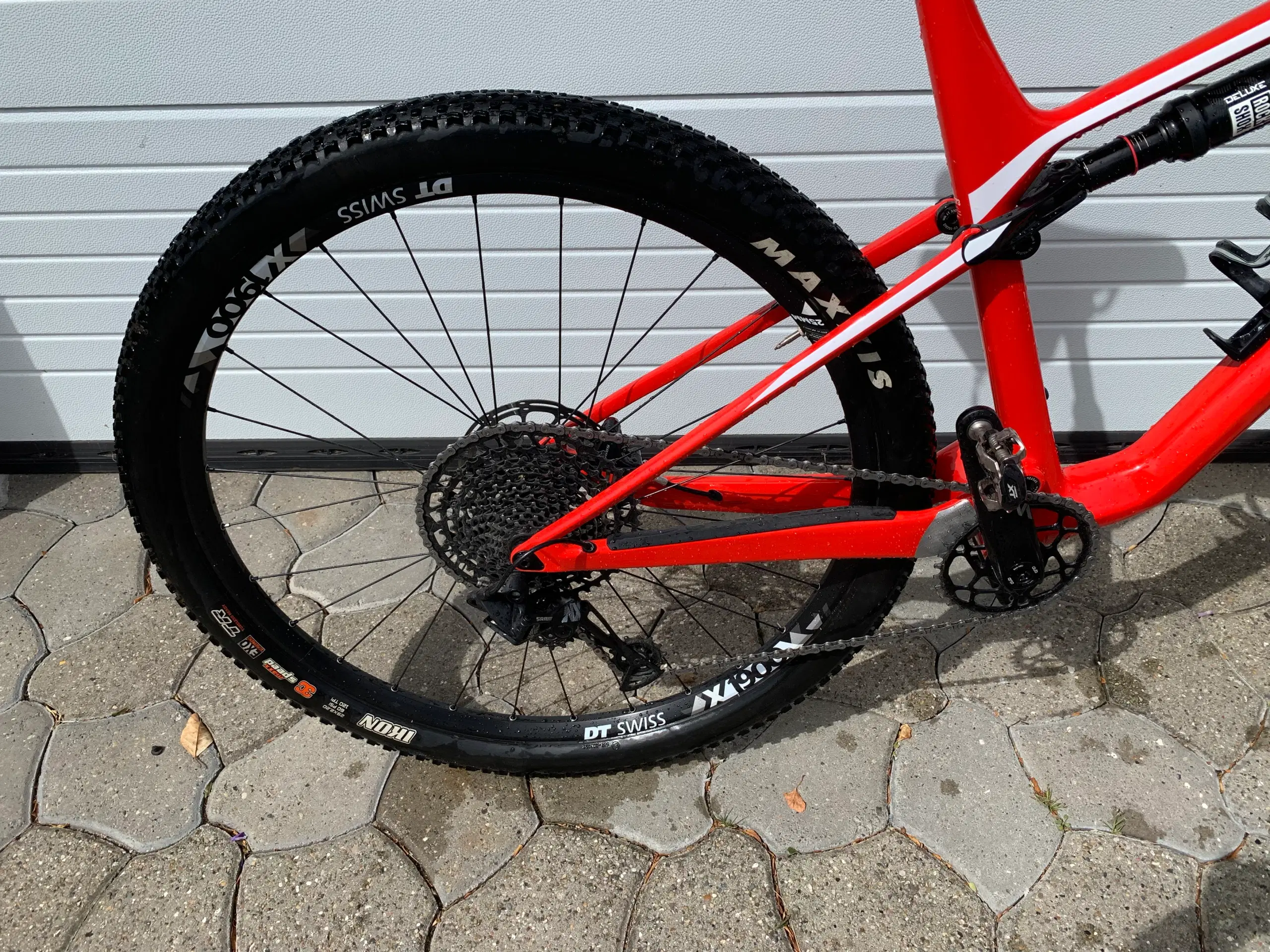 Canyon Lux fully CARBON 29” hjul