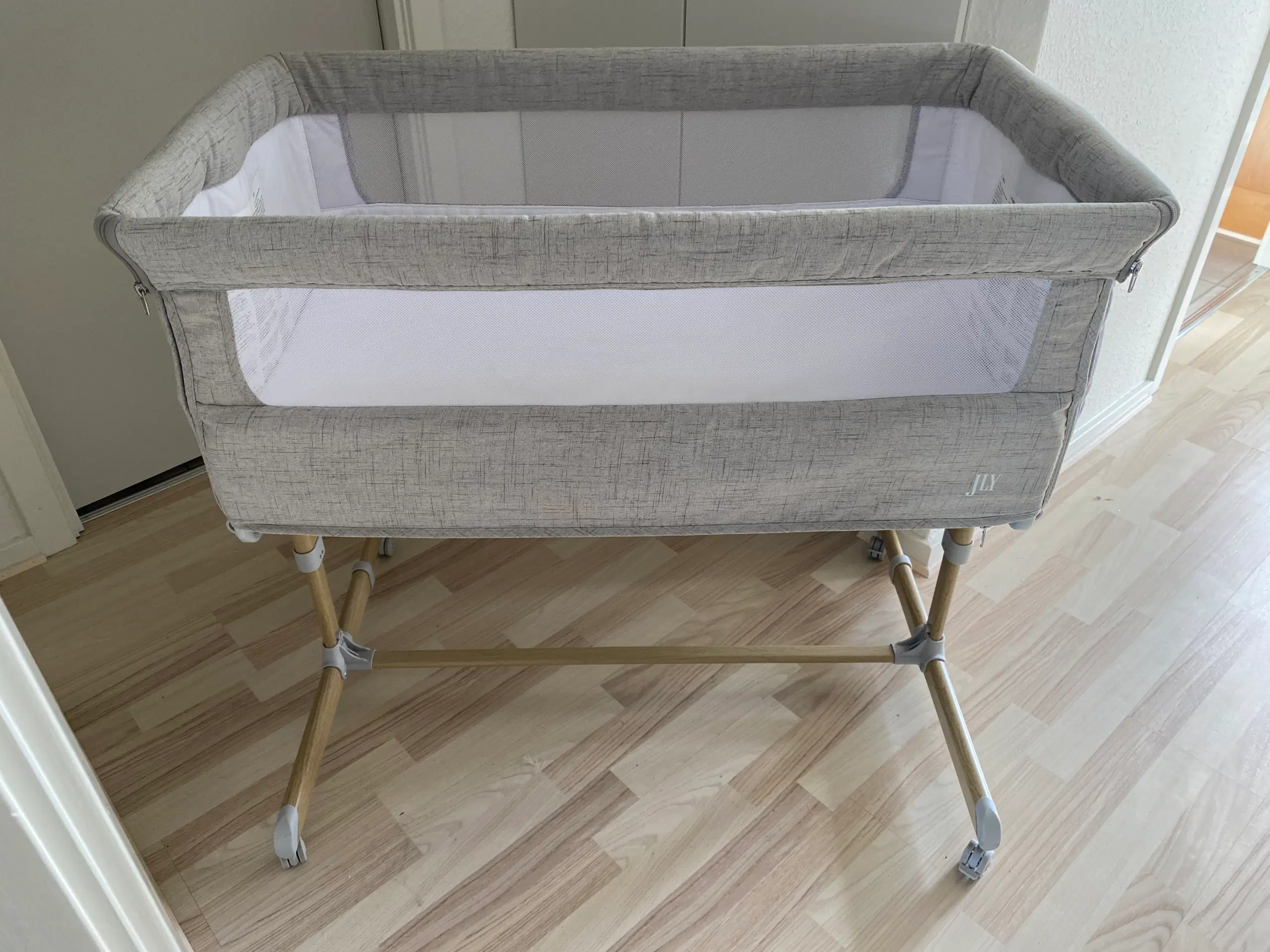 JLY Future Bedside Crib